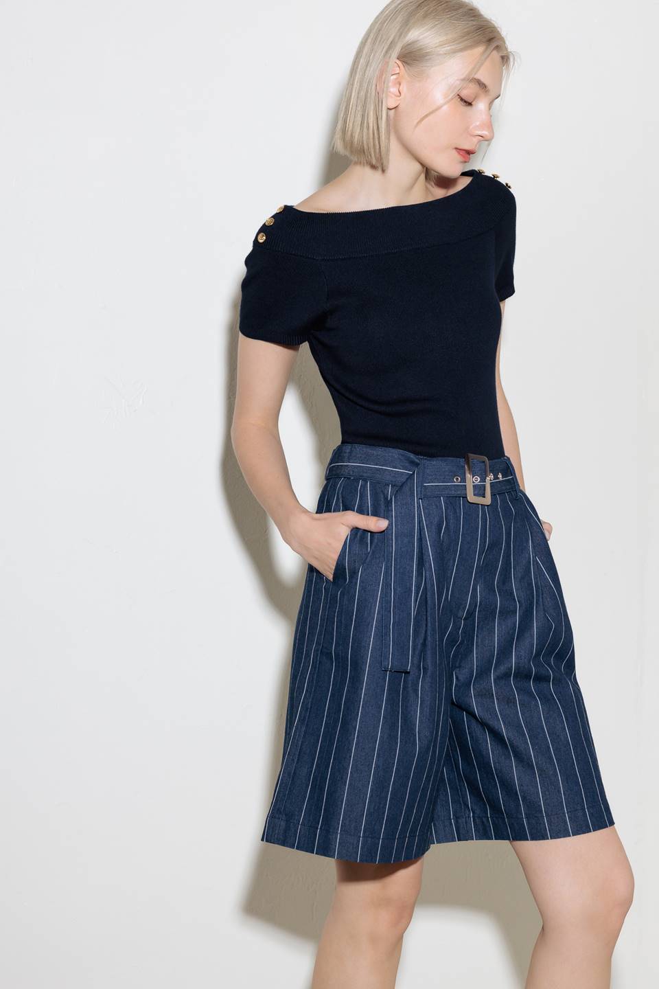 HOLD JOY IN INDIGO WOVEN SHORT Flying Tomato