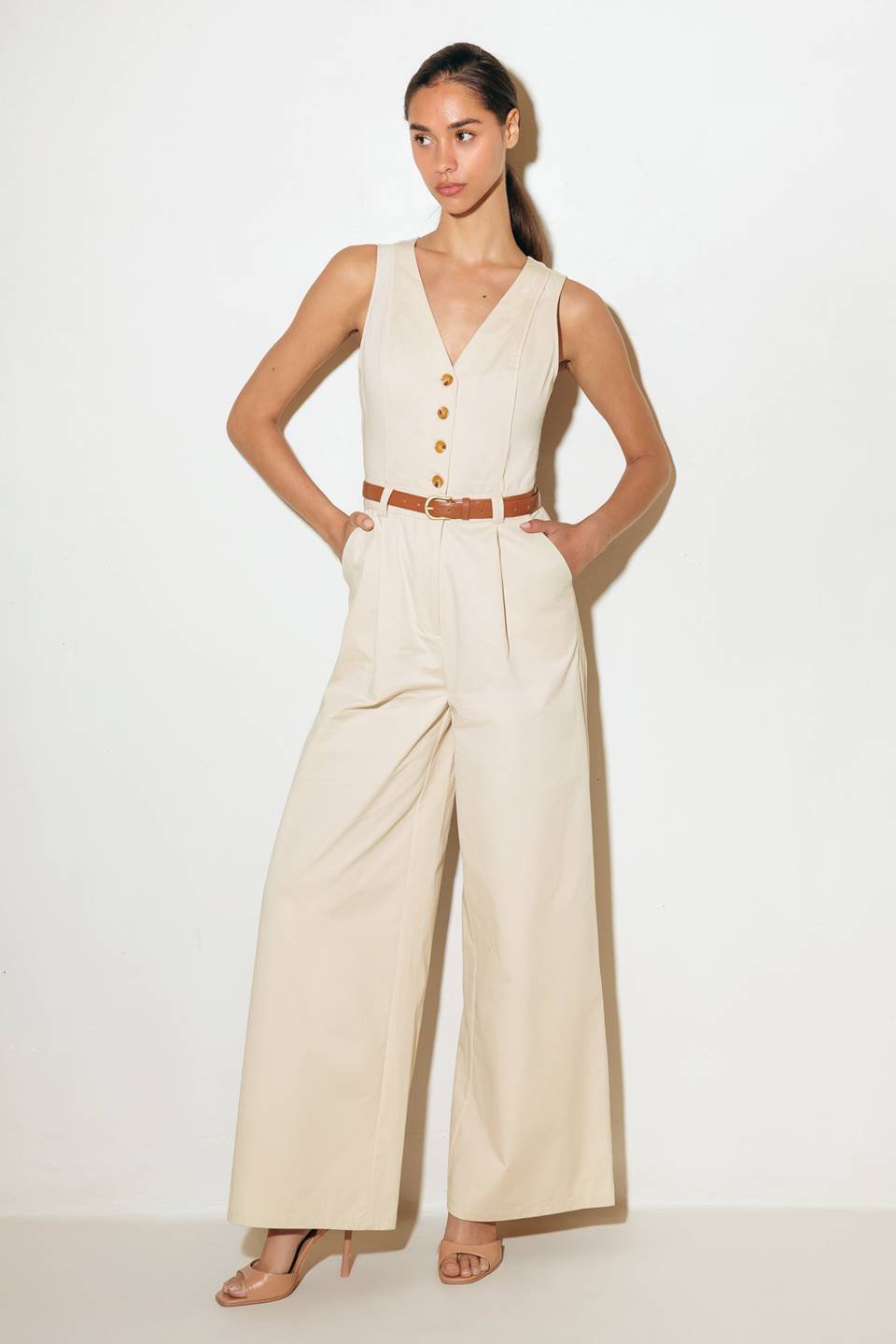 EVERYDAY ESSENTIAL WOVEN JUMPSUIT Flying Tomato
