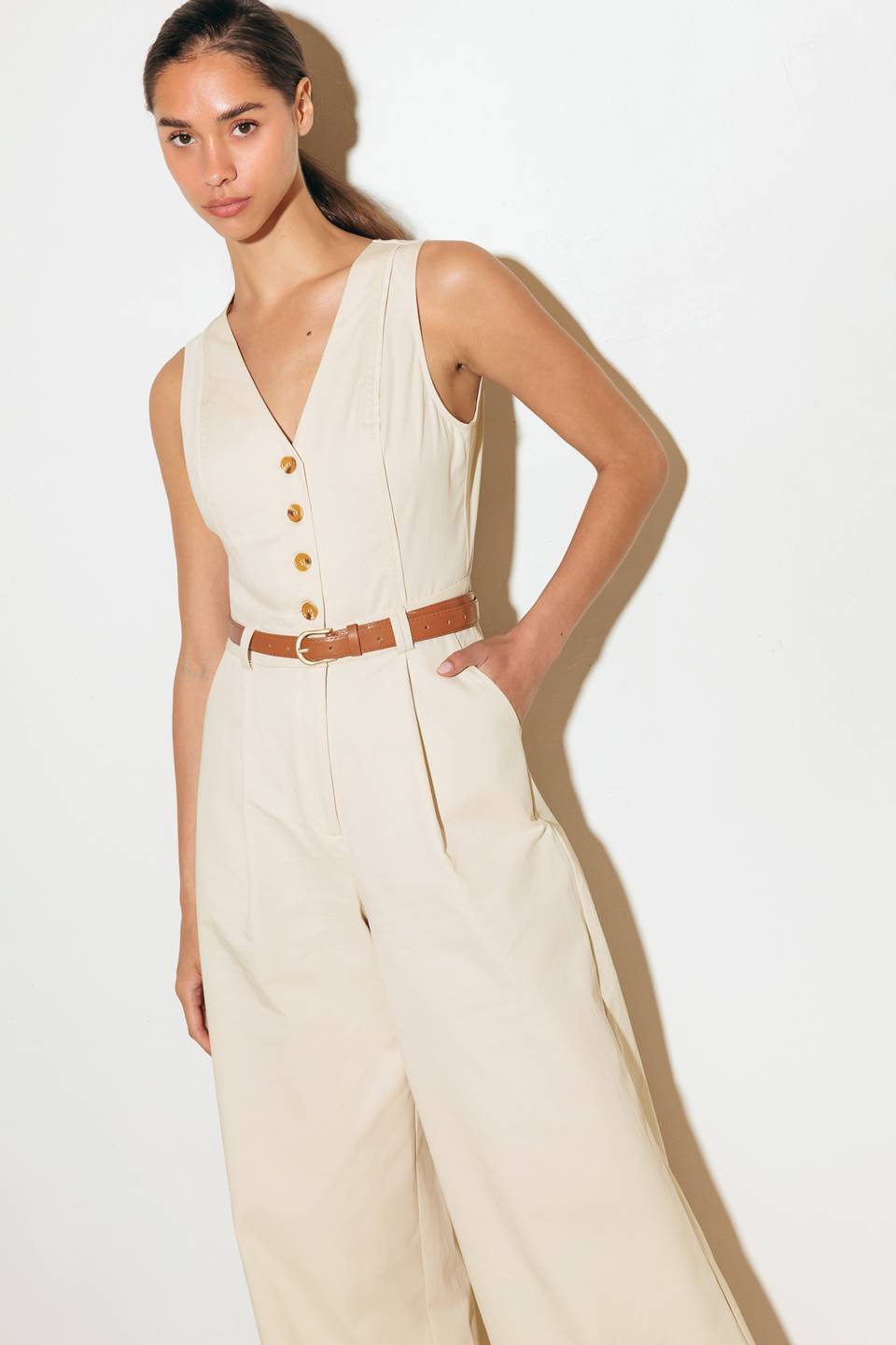 EVERYDAY ESSENTIAL WOVEN JUMPSUIT Flying Tomato