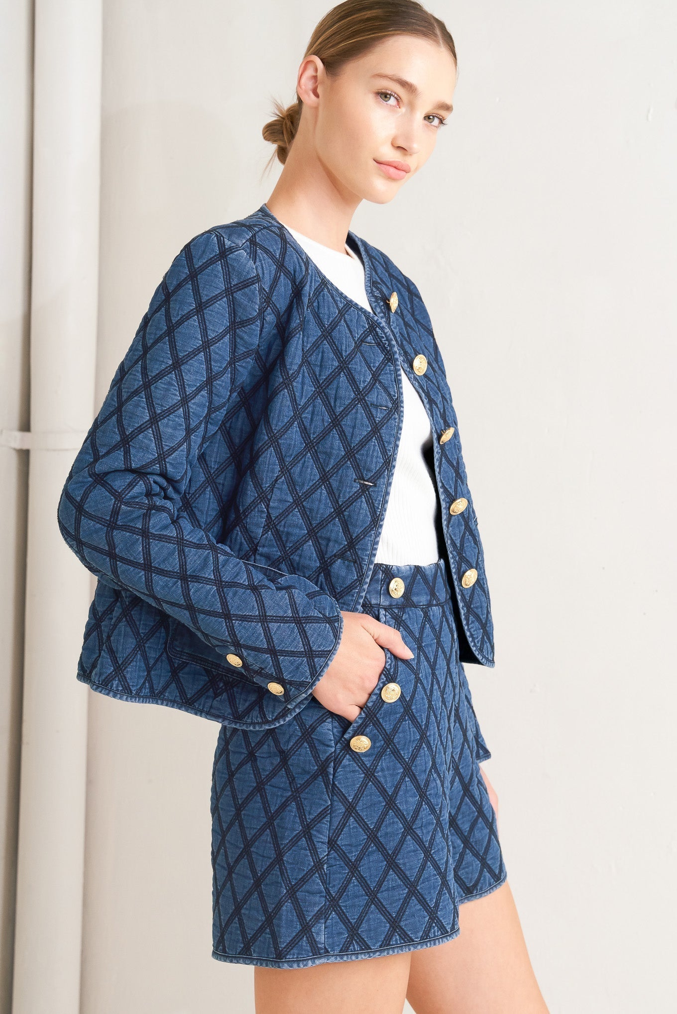 MODERNLUXE QUILTED WOVEN SHORT Flying Tomato