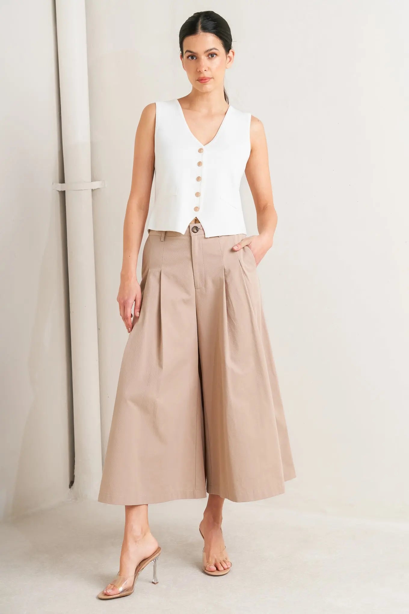 Elegant Pleat Woven Solid Cotton Culotte With Front Pockets And Closure Flying Tomato