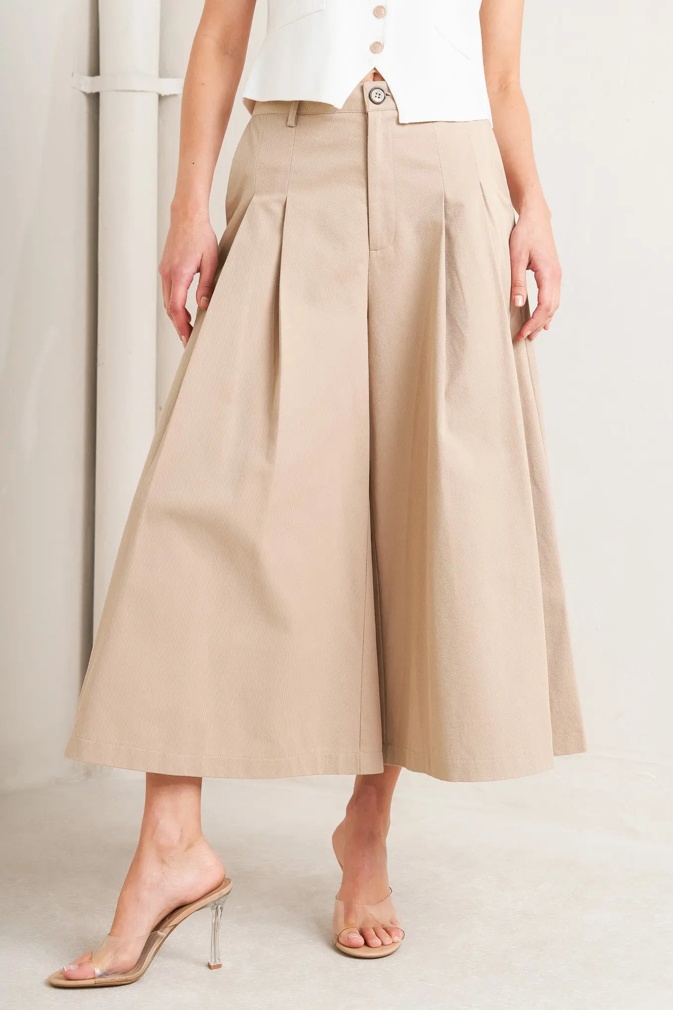 Elegant Pleat Woven Solid Cotton Culotte With Front Pockets And Closure Flying Tomato