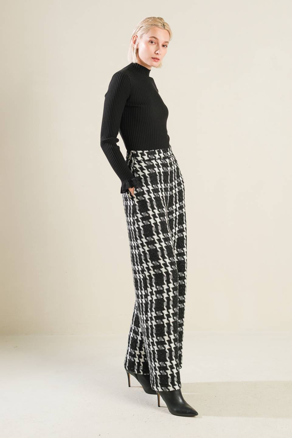 KISS ME IN THE MORNING SWEATER TOP Flying Tomato