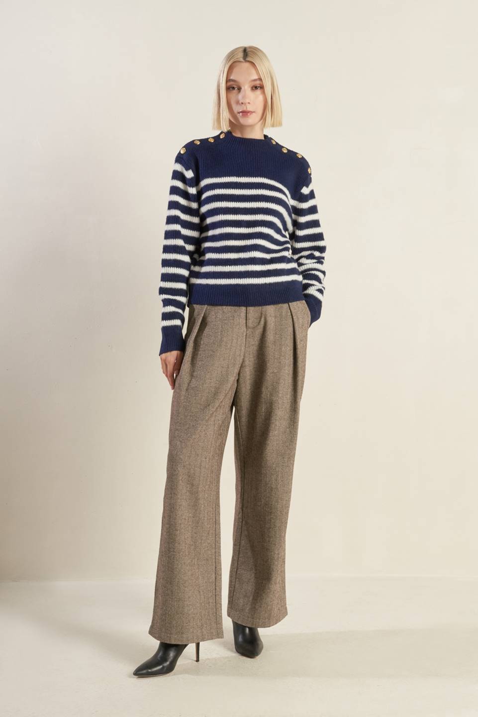 BEHIND THE SCENES PULLOVER SWEATER TOP Flying Tomato