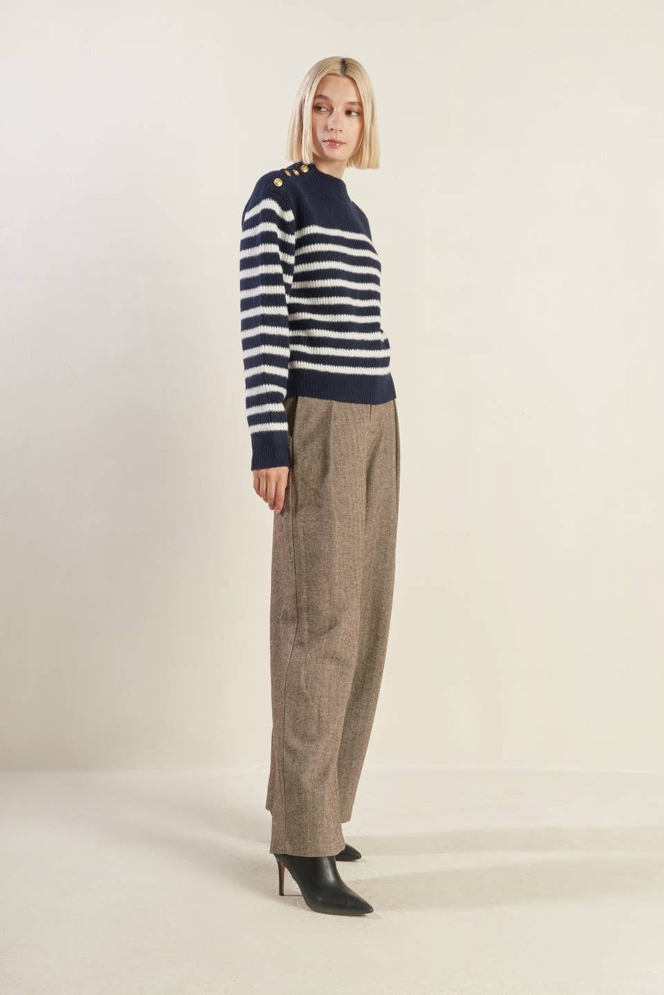 BEHIND THE SCENES PULLOVER SWEATER TOP Flying Tomato