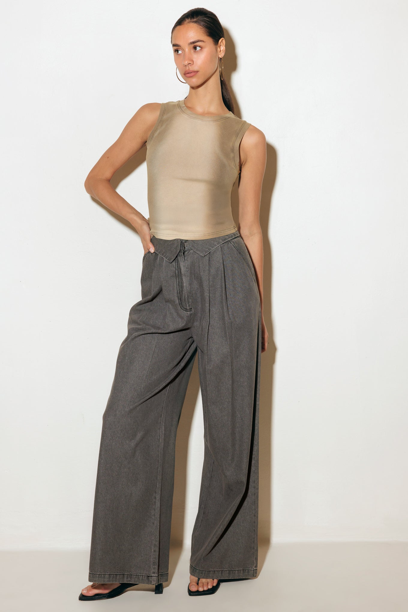 NO ONE PRETTIER KNIT TANK TOP Flying Tomato