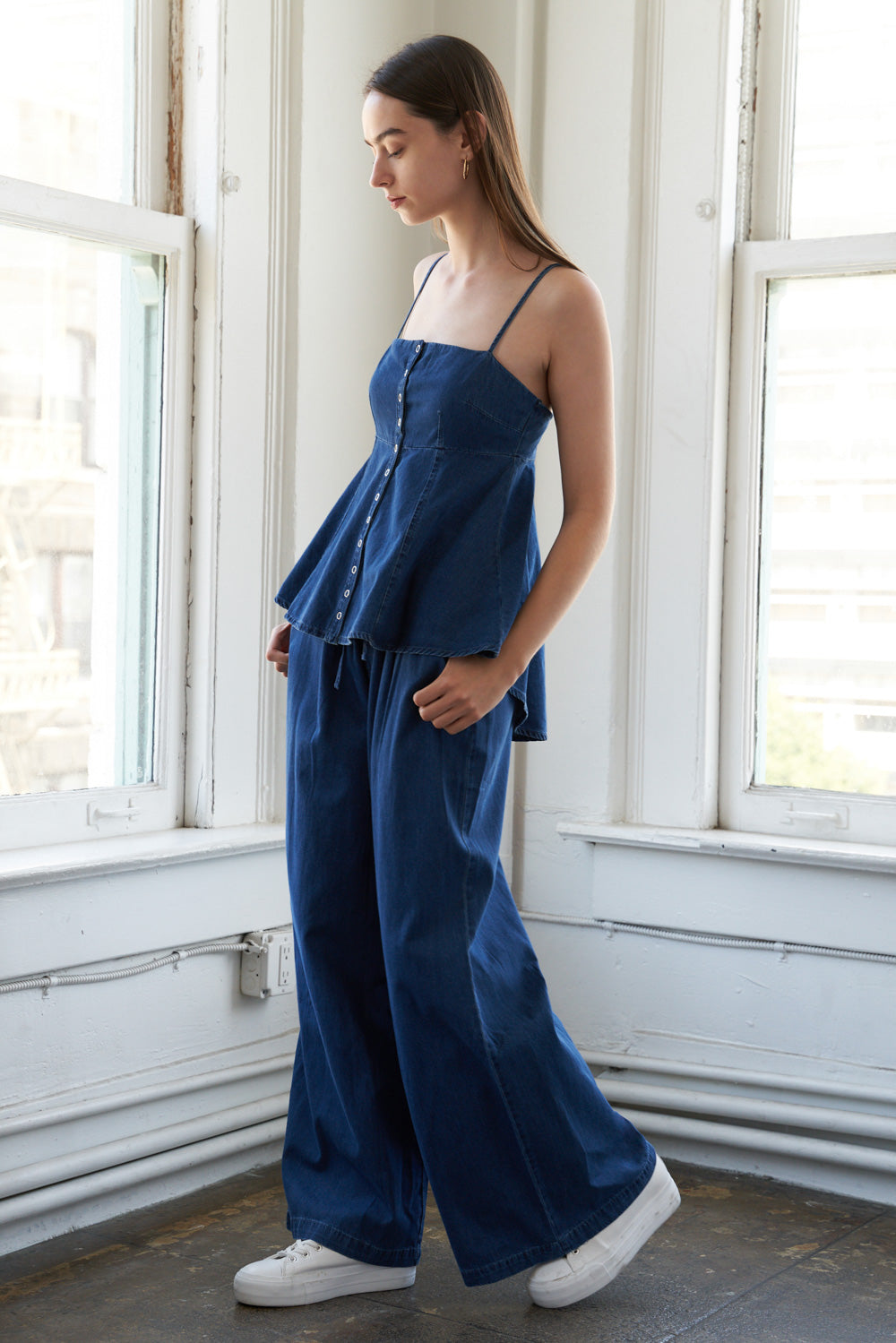 AUTHENTIC MOMENTS LIGHTWEIGHT DENIM TOP Flying Tomato