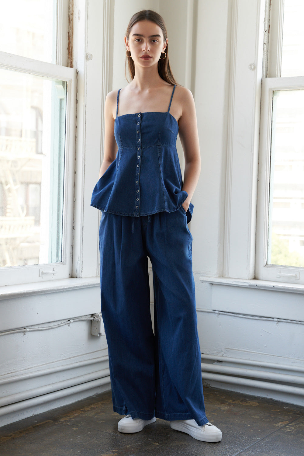 AUTHENTIC MOMENTS LIGHTWEIGHT DENIM TOP Flying Tomato