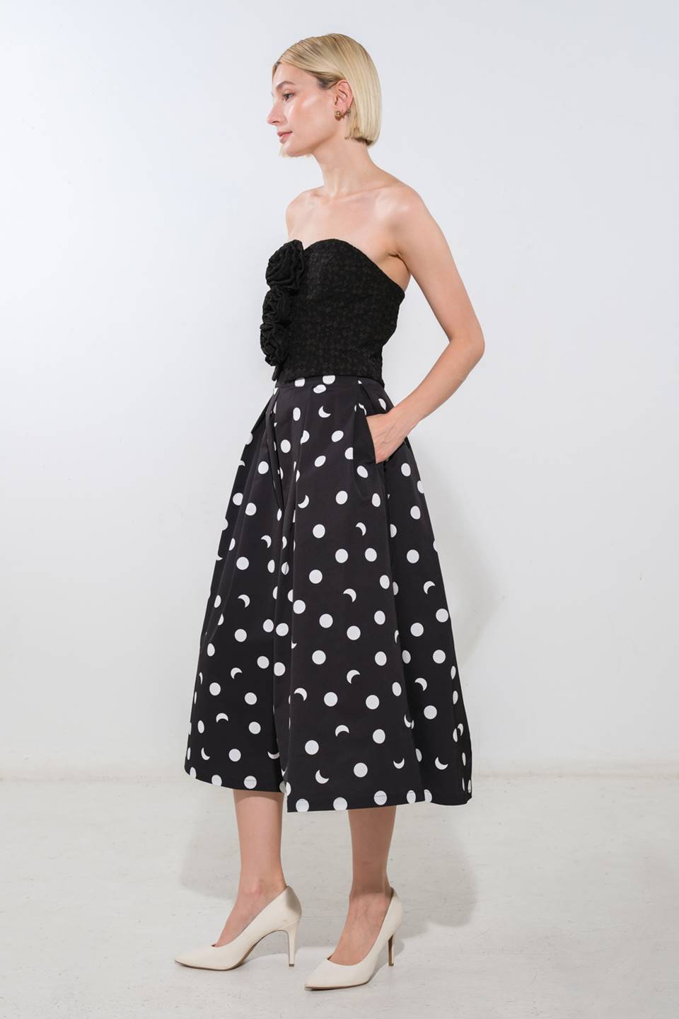 SUMMERY DARLING WOVEN TOP Flying Tomato