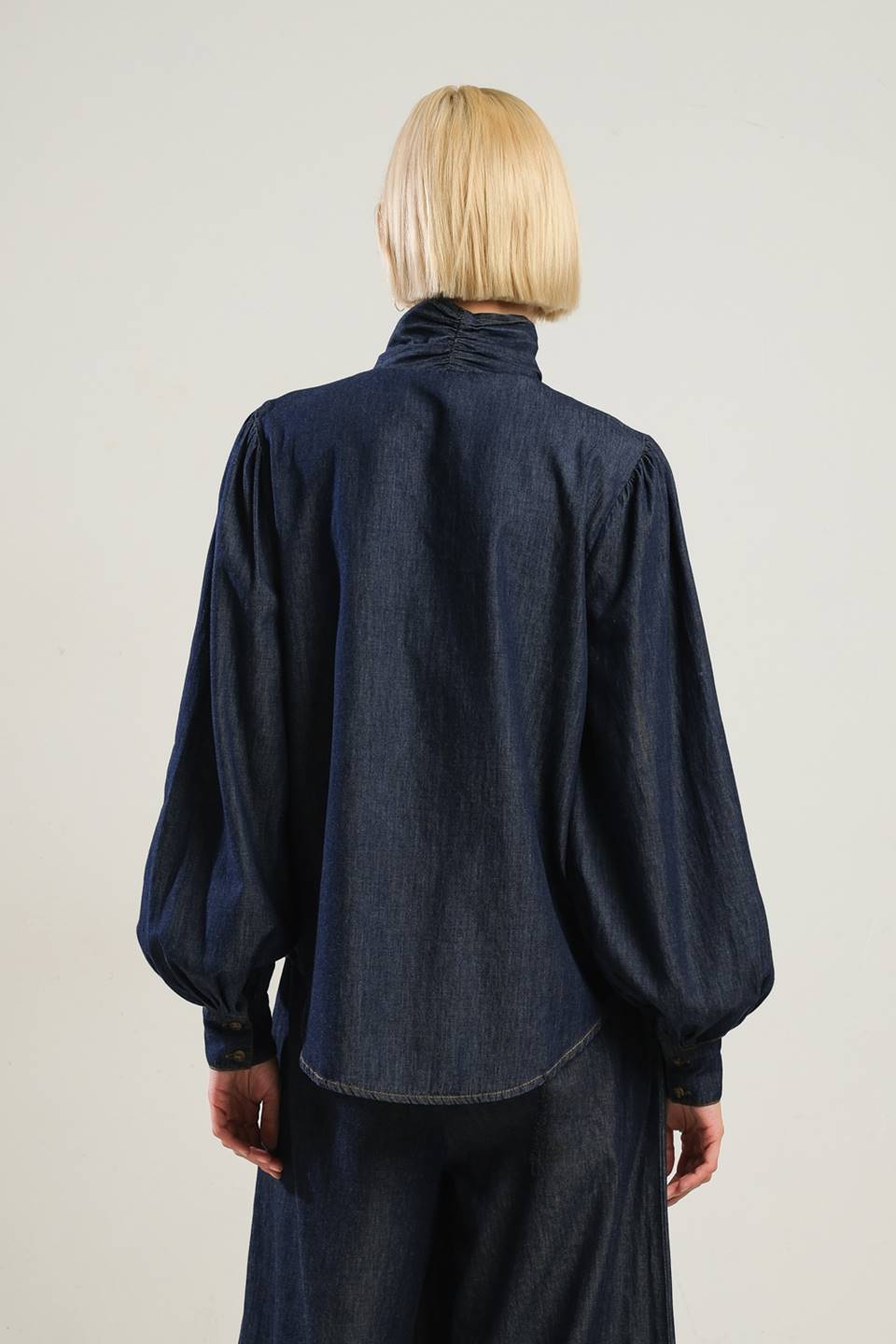 THERE IN MY MIND CHAMBRAY TOP Flying Tomato