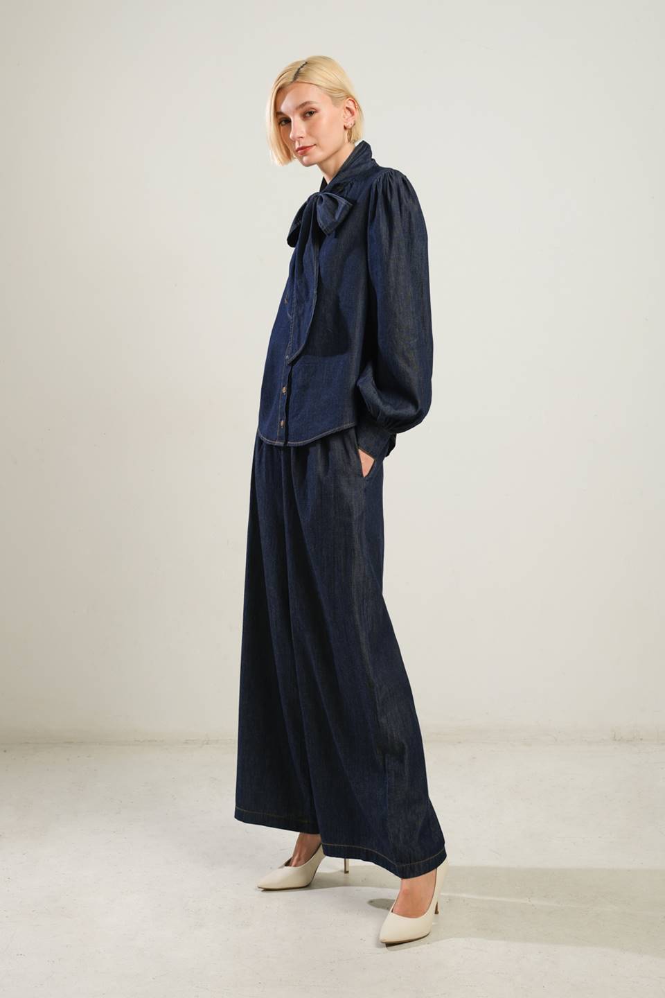 THERE IN MY MIND CHAMBRAY TOP Flying Tomato