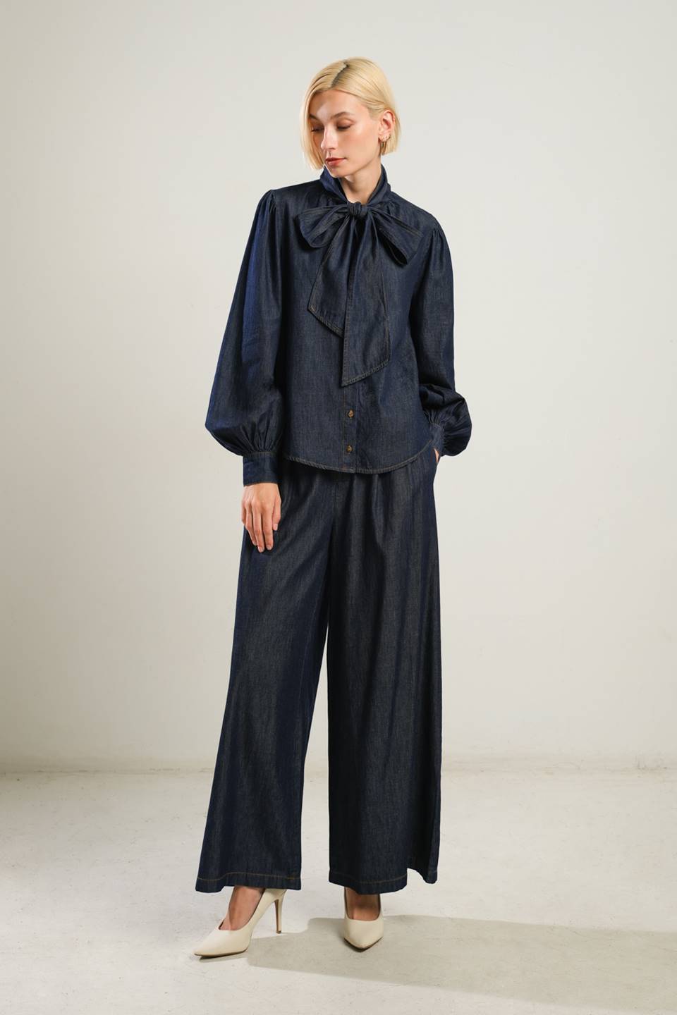 THERE IN MY MIND CHAMBRAY TOP Flying Tomato