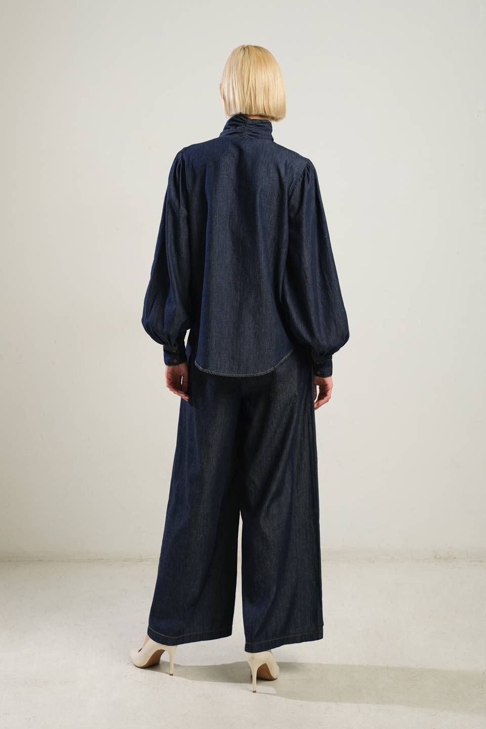 THERE IN MY MIND CHAMBRAY TOP Flying Tomato