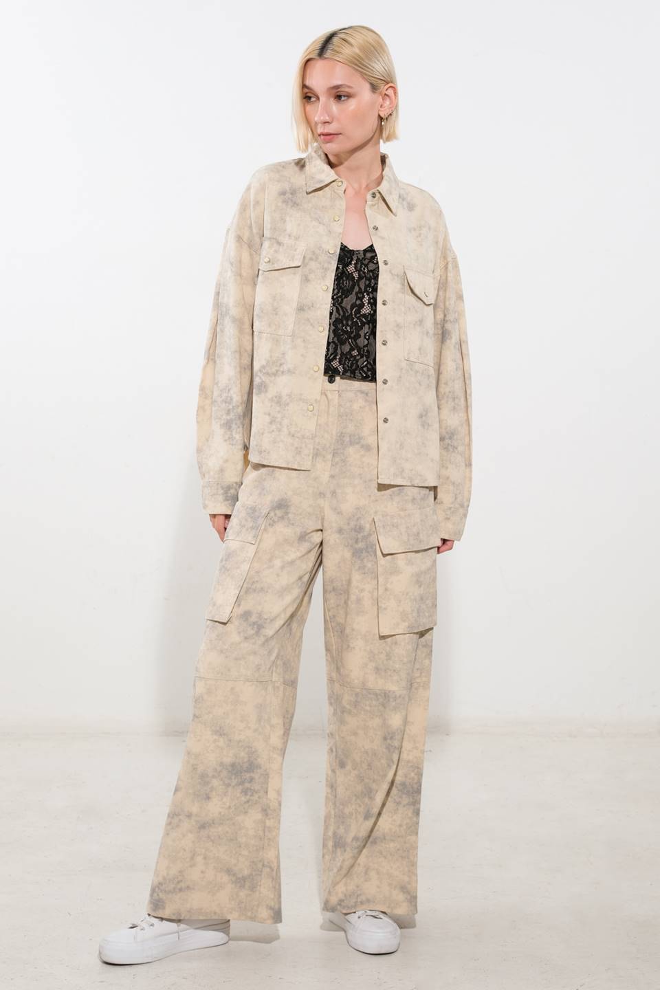 IN THE SPOTLIGHT WOVEN TOP Flying Tomato