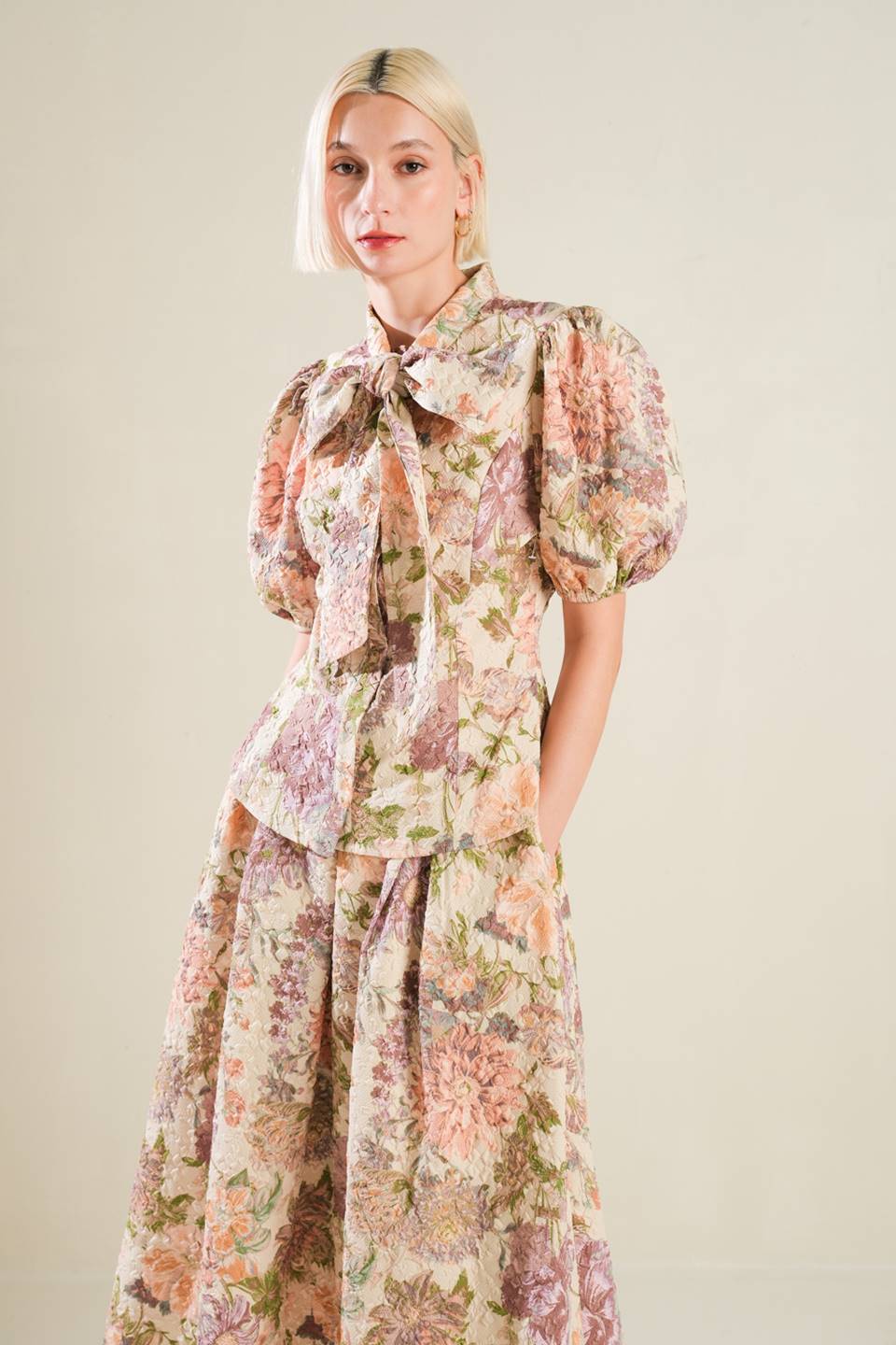 SLEEK SIMPLICITY WOVEN TOP Flying Tomato