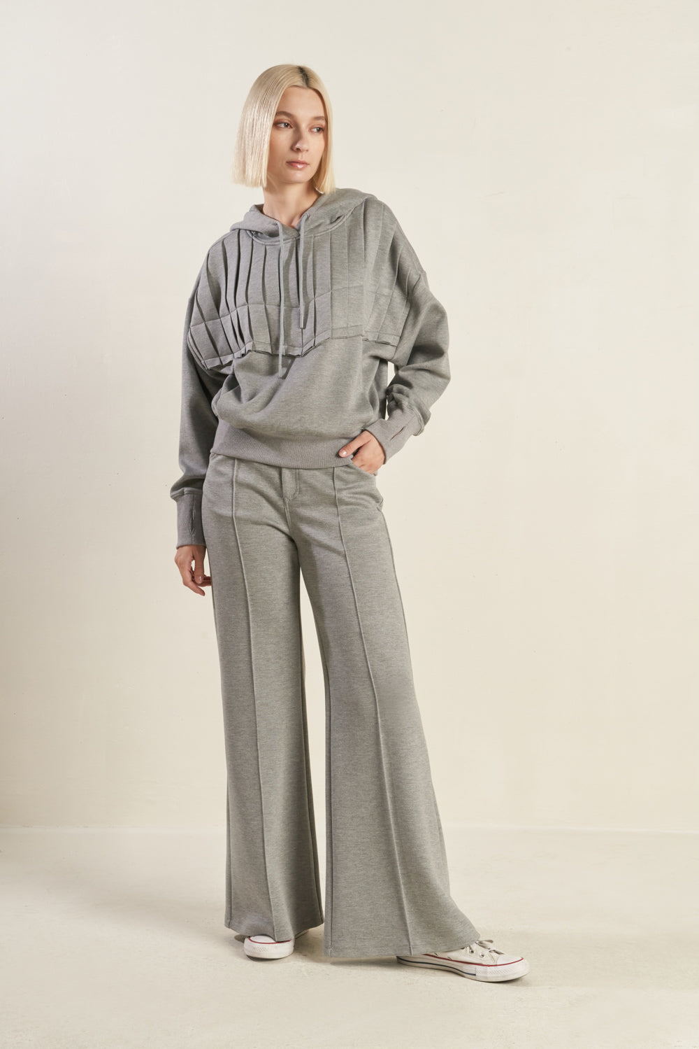 SIMPLE AFFECTION PULLOVER SWEATSHIRT Flying Tomato