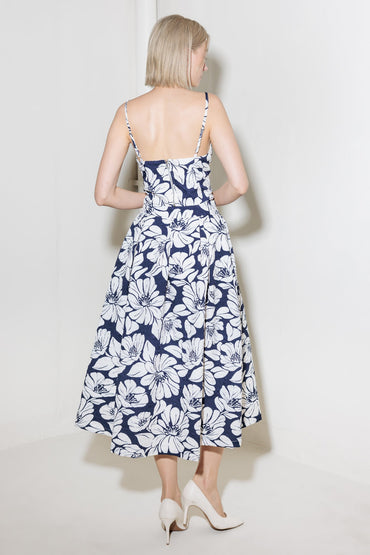 Plain Optimism Navy Woven Crop Top Sweetheart Neckline