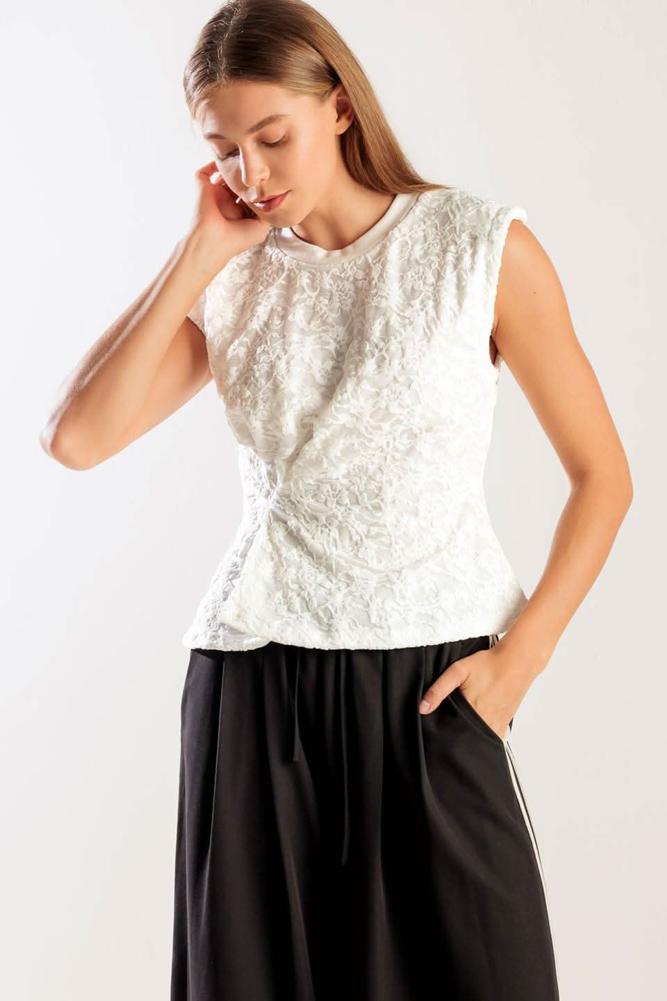 HIDDEN SMILES WHITE WOVEN LACE TOP