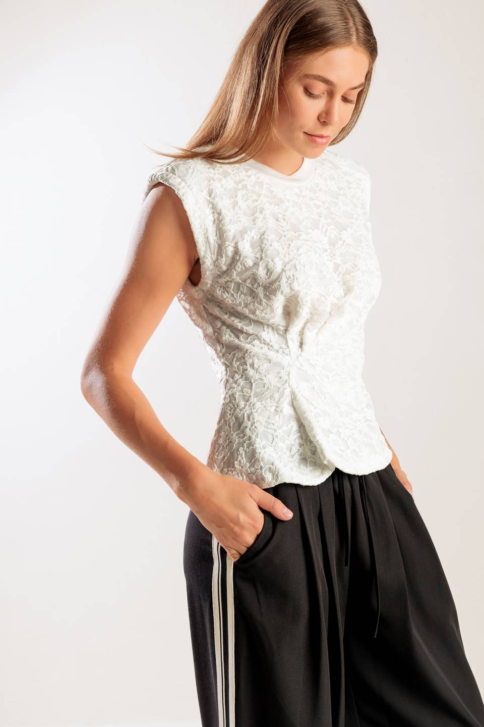 HIDDEN SMILES WHITE WOVEN LACE TOP