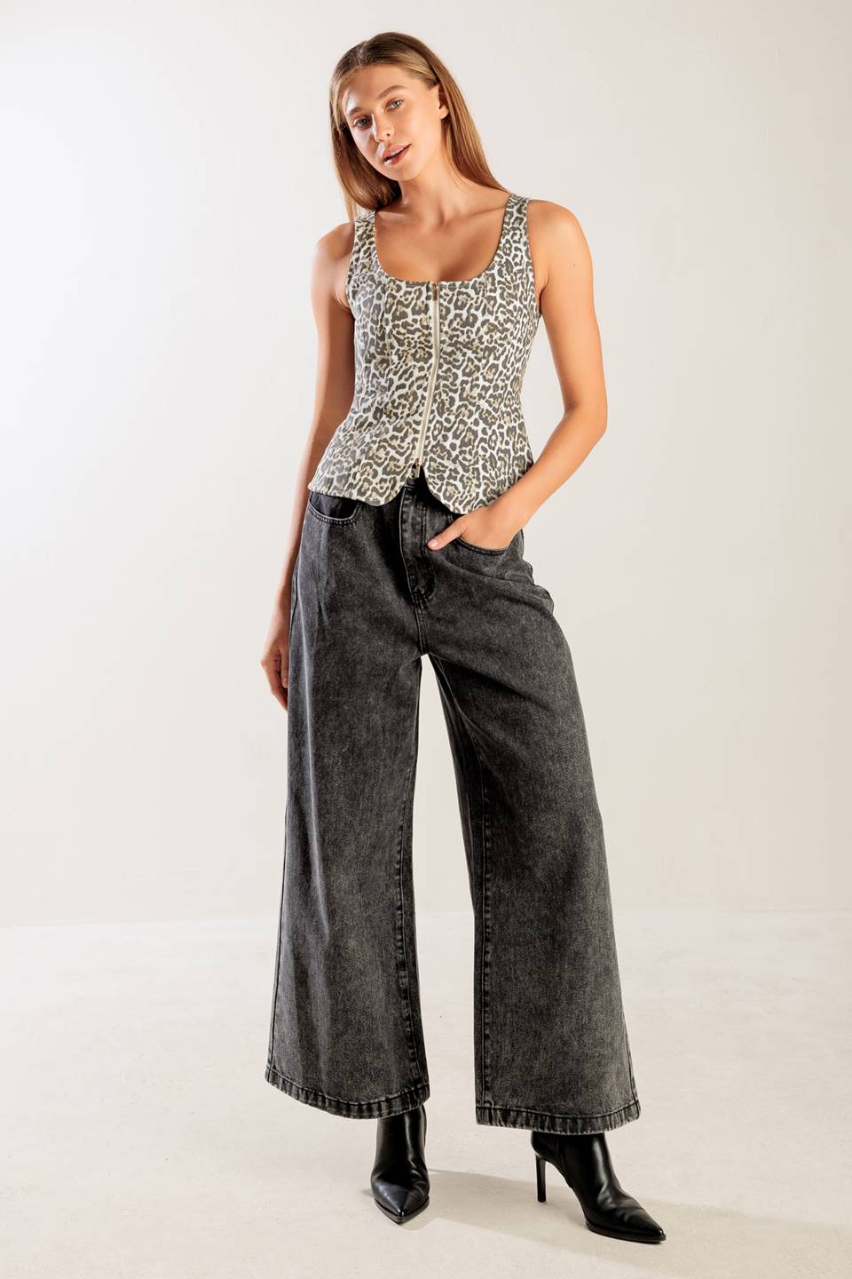 SOMETHING SPECIAL WOVEN VEST Flying Tomato