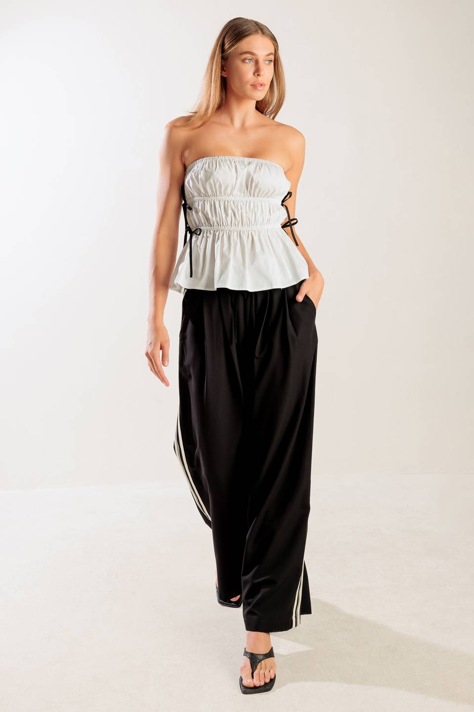 IN THIS MOMENTS WHITE TOP Flying Tomato