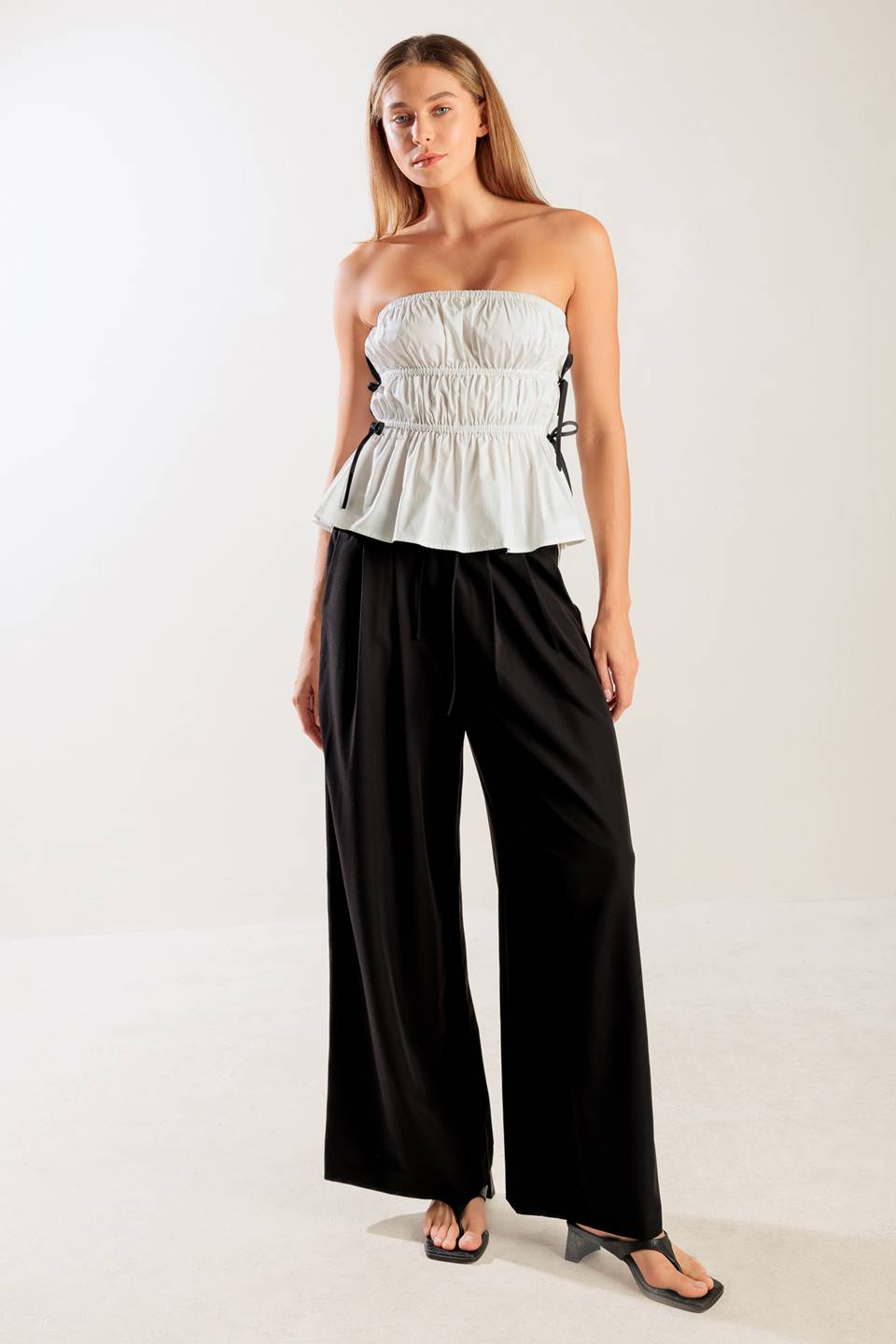 IN THIS MOMENTS WHITE TOP Flying Tomato