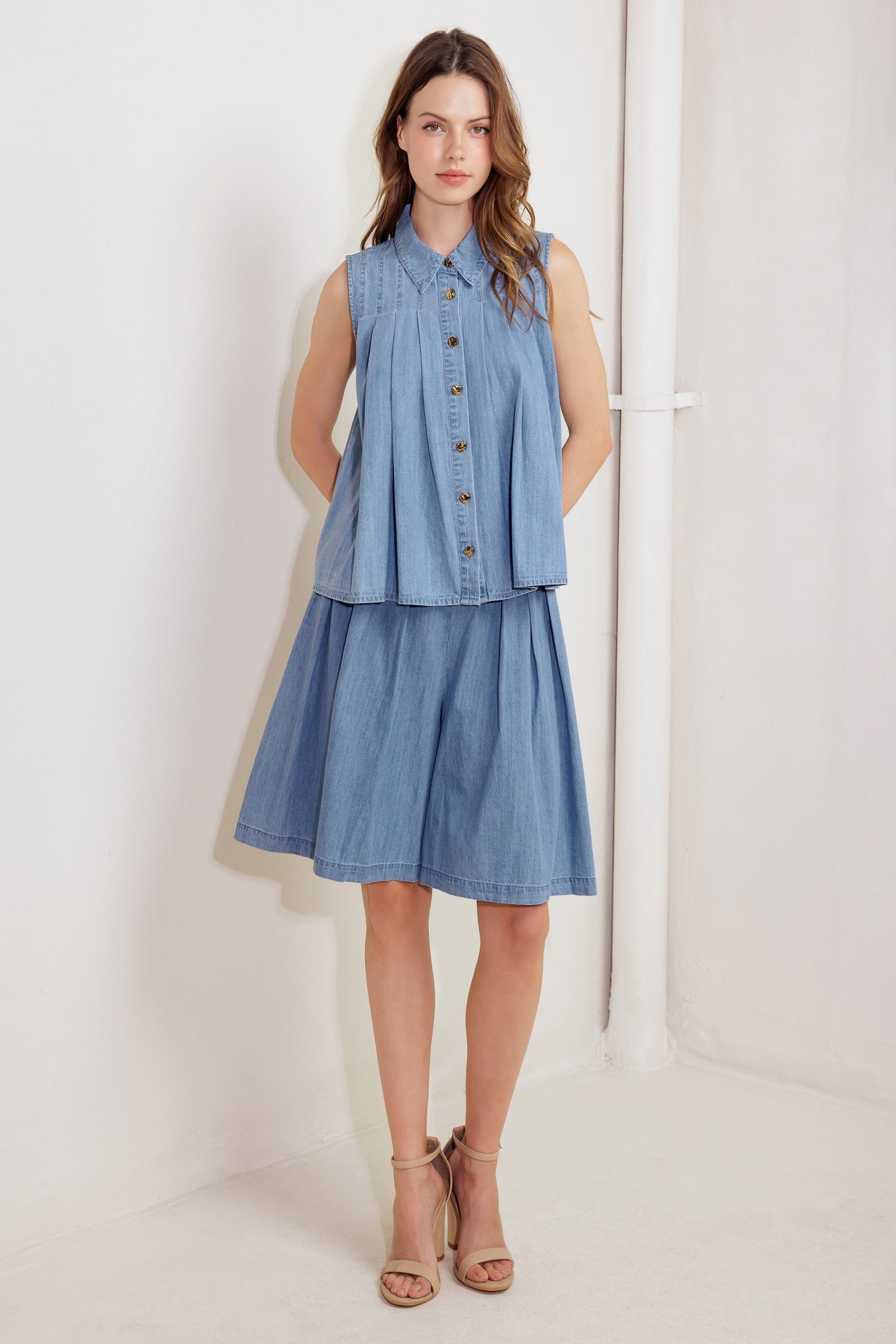 SERENITY HILL CHAMBRAY TOP Flying Tomato