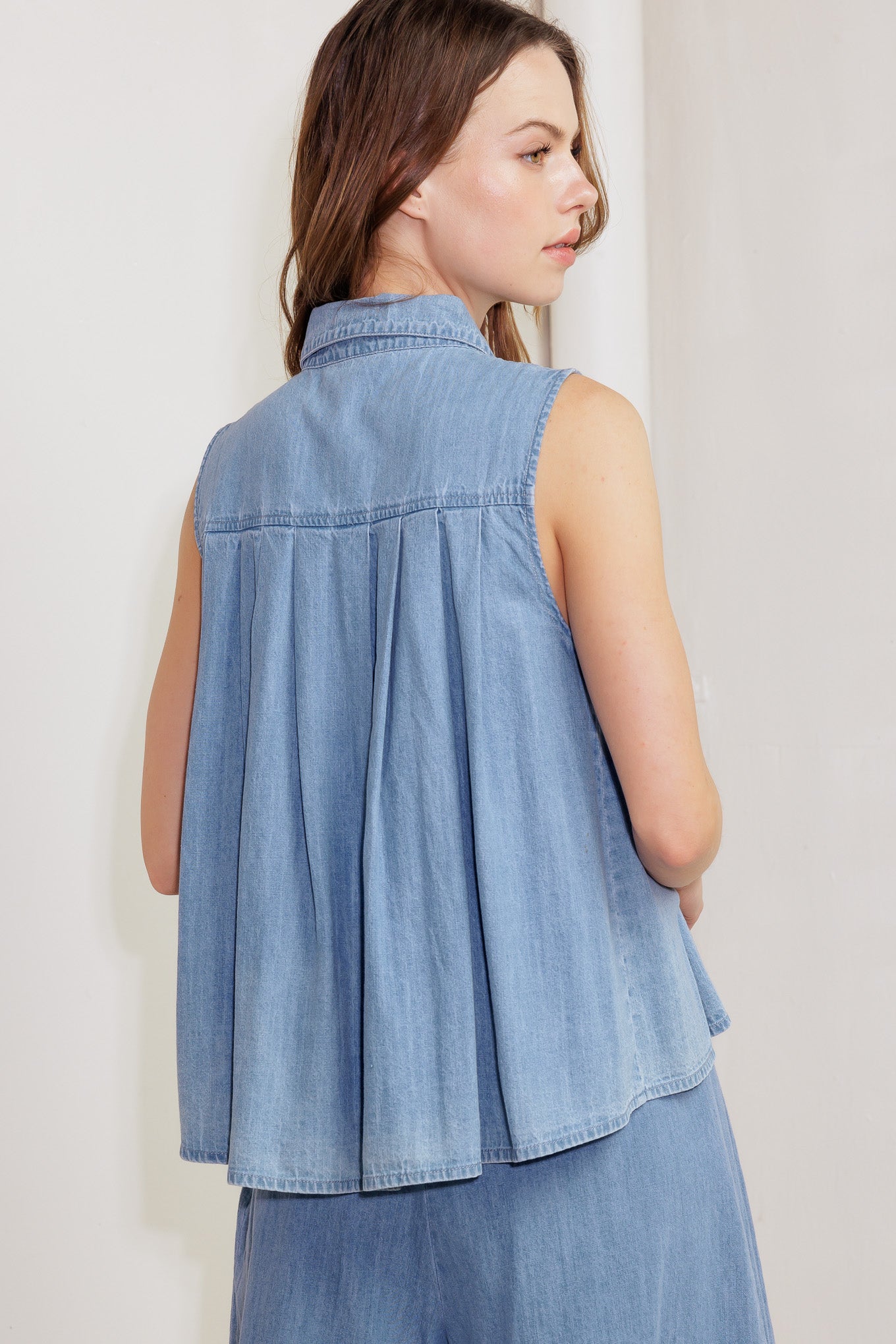 SERENITY HILL CHAMBRAY TOP Flying Tomato