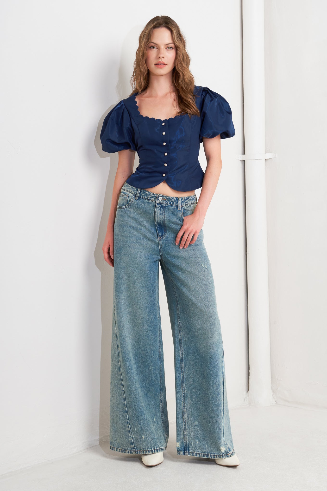 SCALLOP KISS WOVEN TOP Flying Tomato