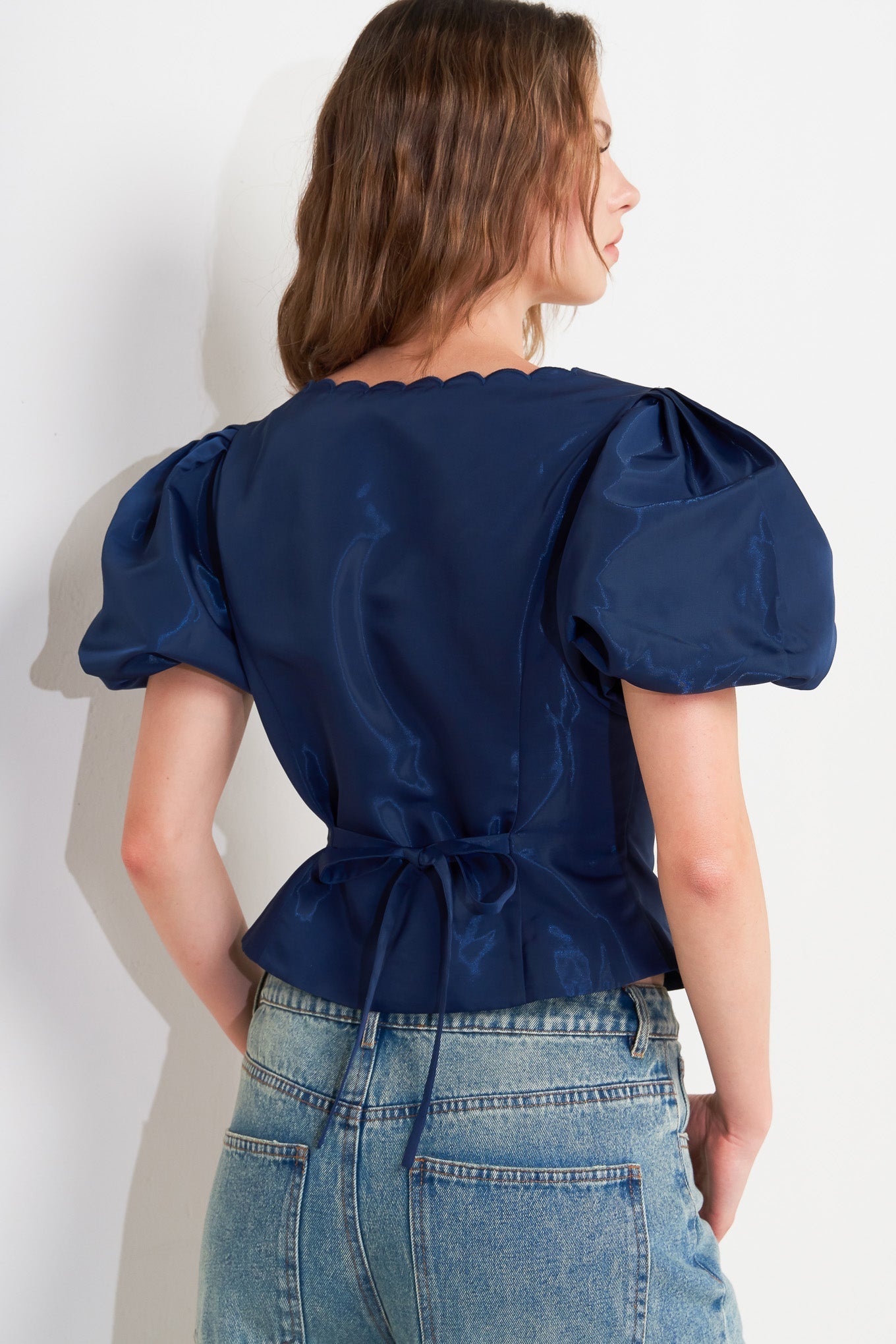 SCALLOP KISS WOVEN TOP Flying Tomato