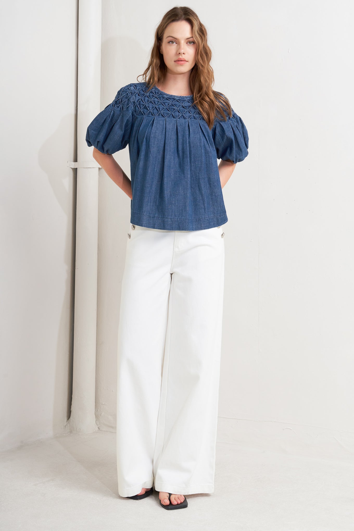 COTTAGE SPELL CHAMBRAY TOP Flying Tomato