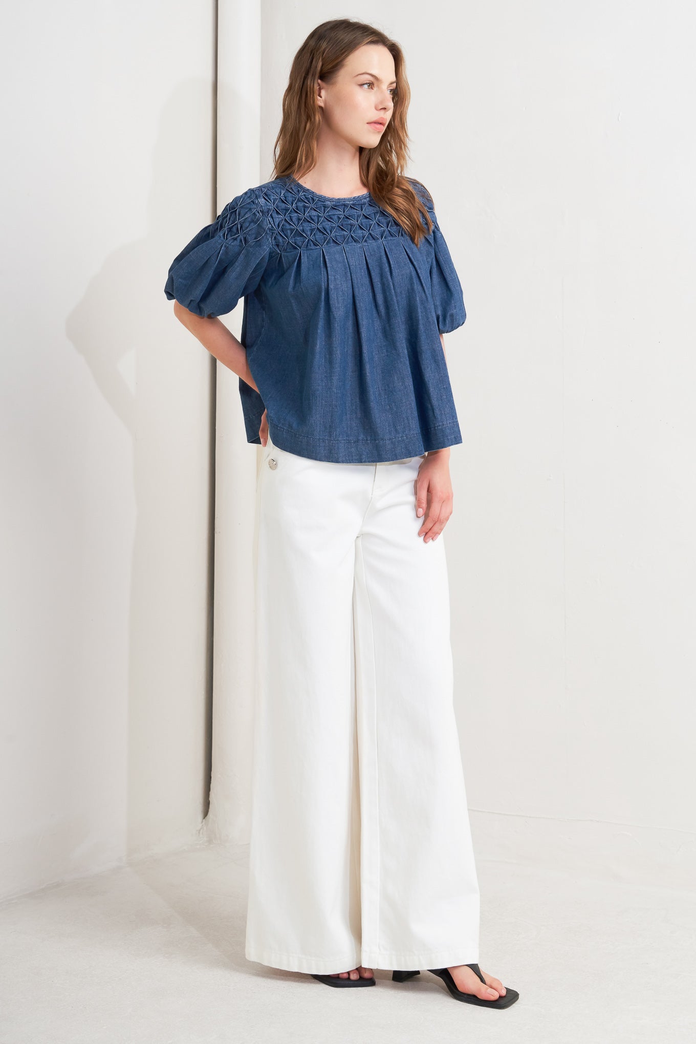 COTTAGE SPELL CHAMBRAY TOP Flying Tomato