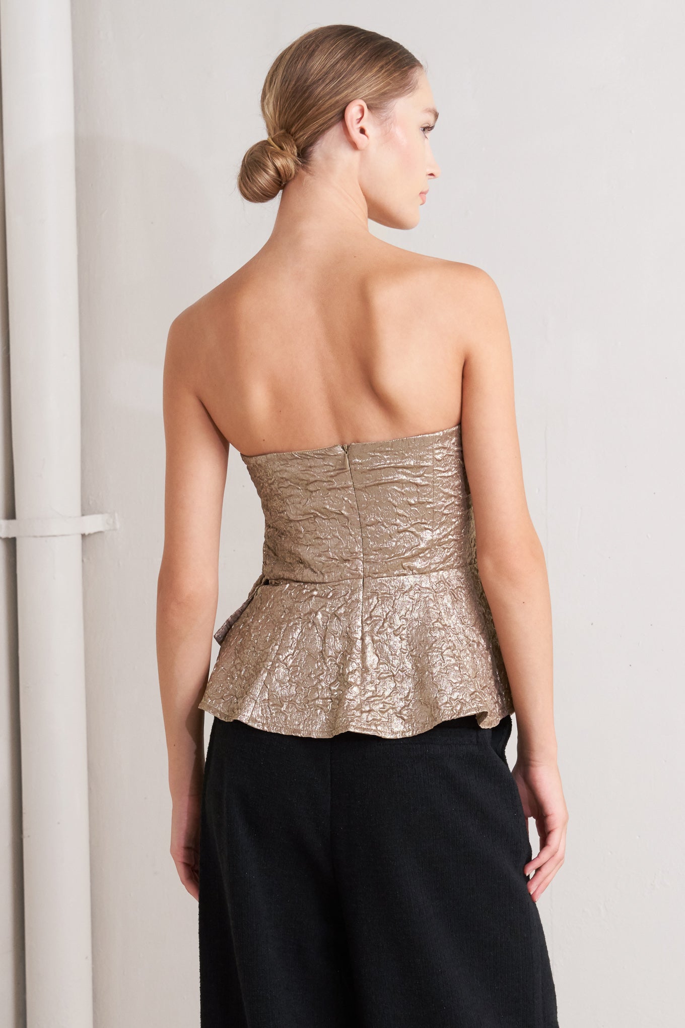 Liquid Gold Woven Strapless Top Side Twist Peplum Zipper Flying Tomato