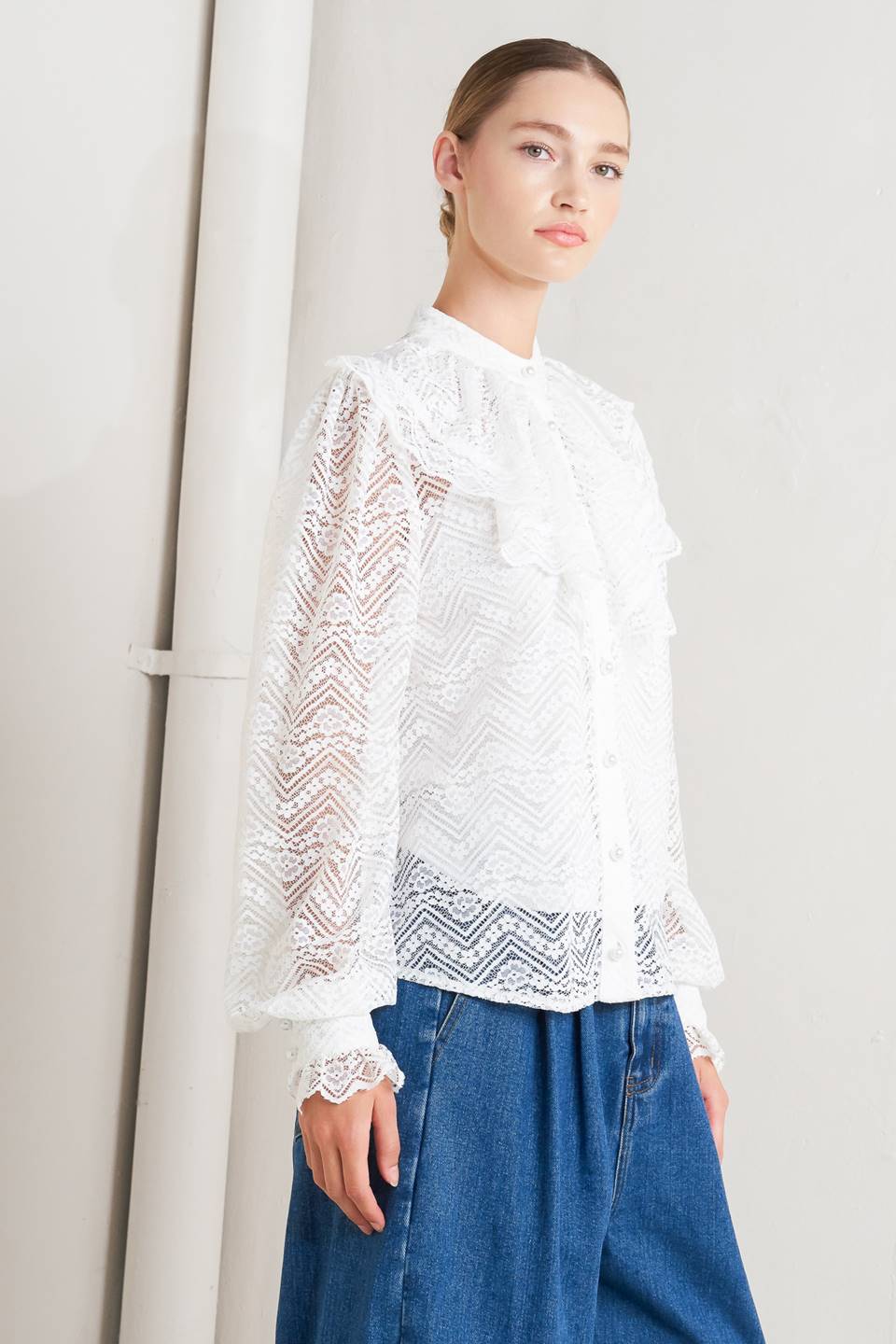 CLOUD ROMANCE WOVEN LACE TOP Flying Tomato