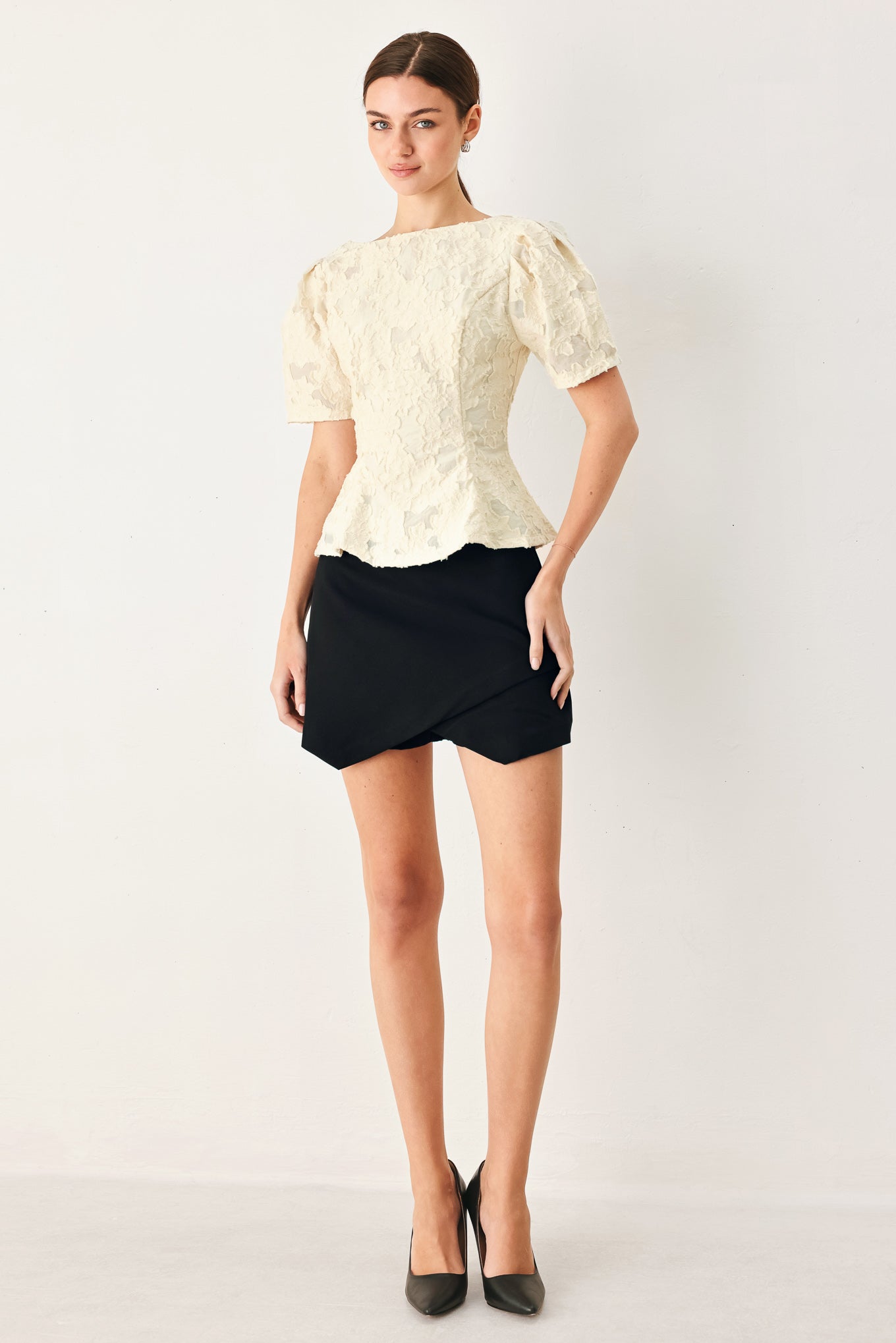 Pretty Bloom Woven Jacquard Top With Short Sleeves V Back Peplum