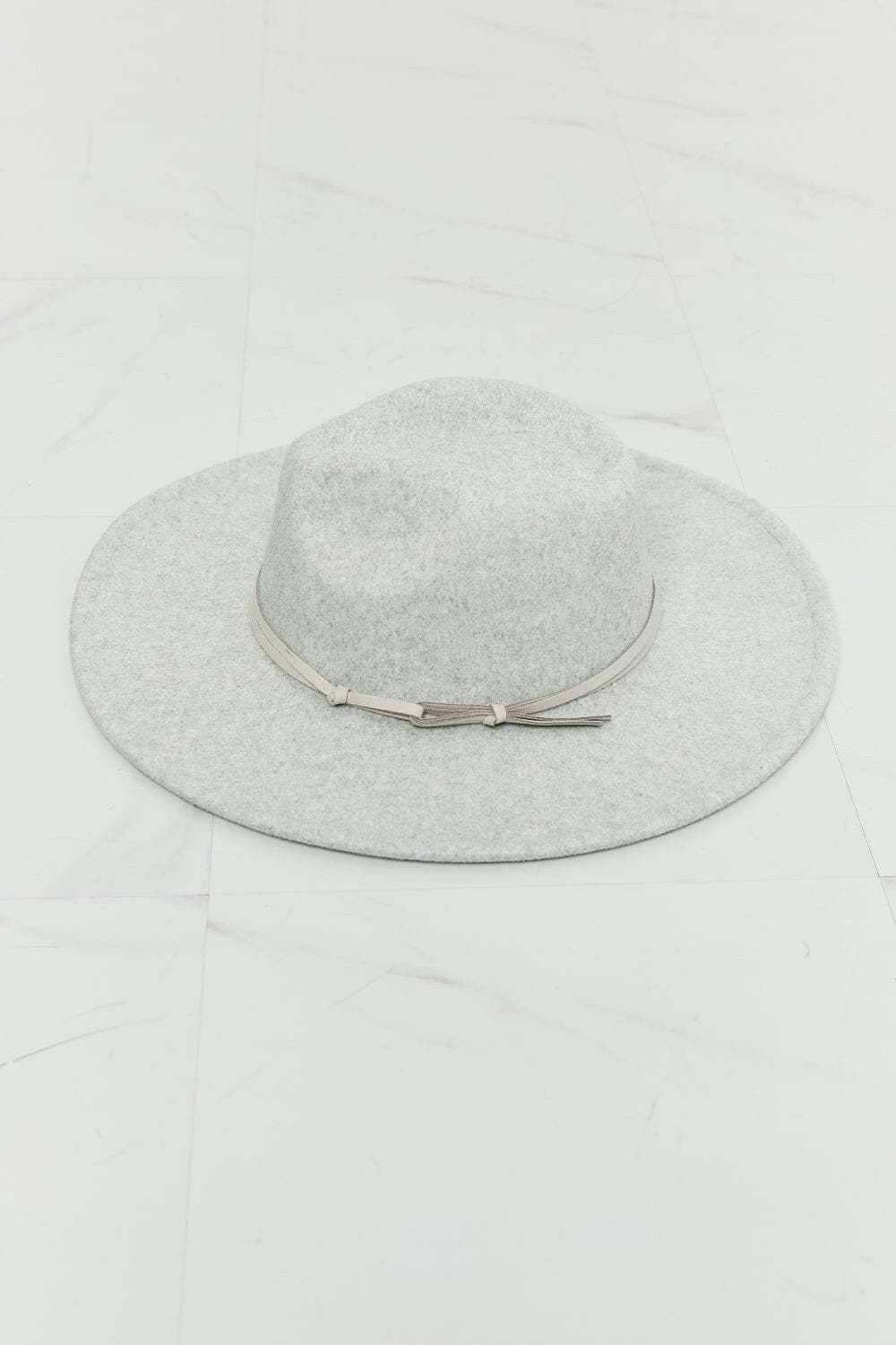 Fame fedora hat in light grey - Love Salve 