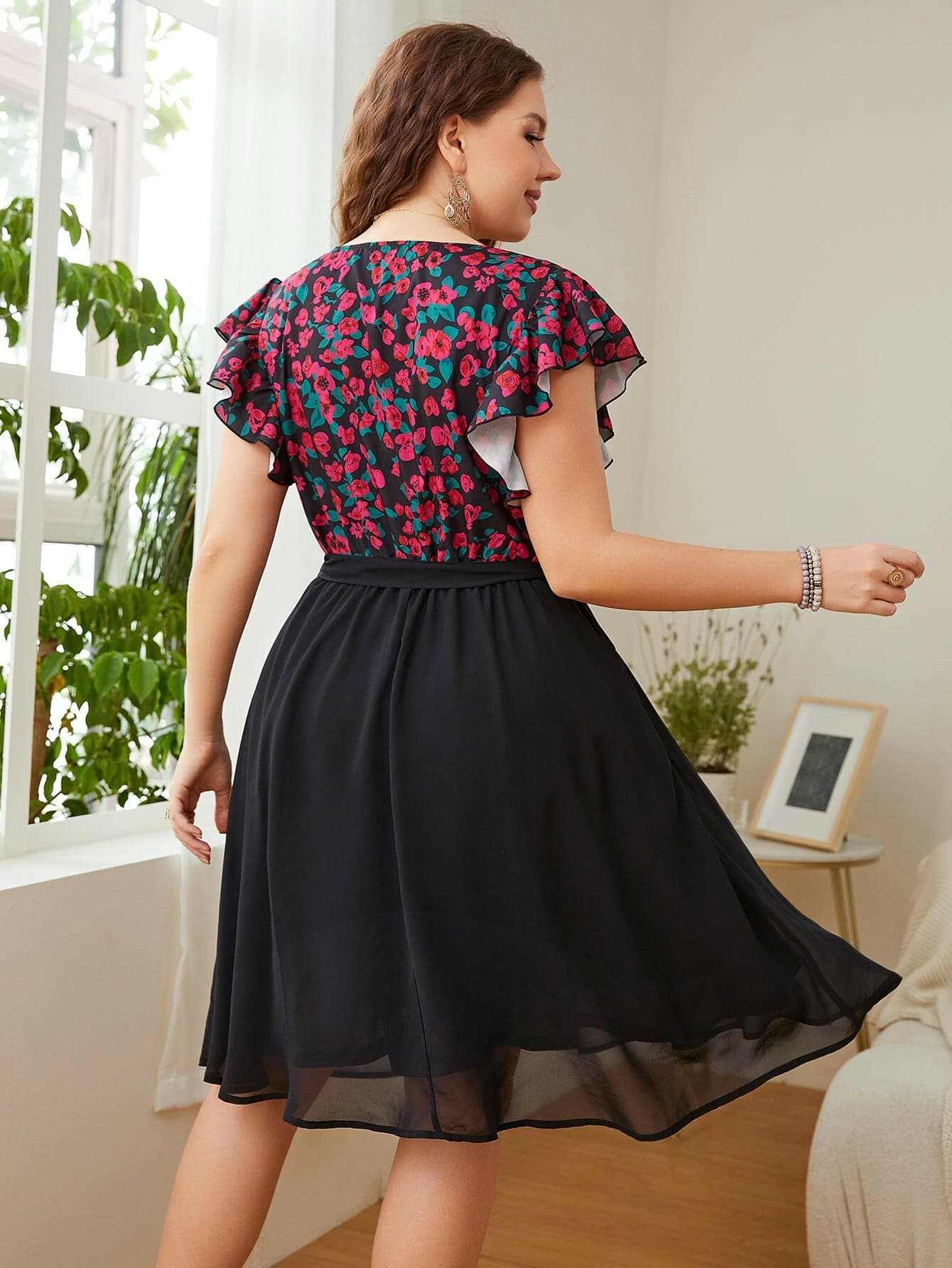 Floral Plus Size Dress - Flutter Sleeves - Love Salve 
