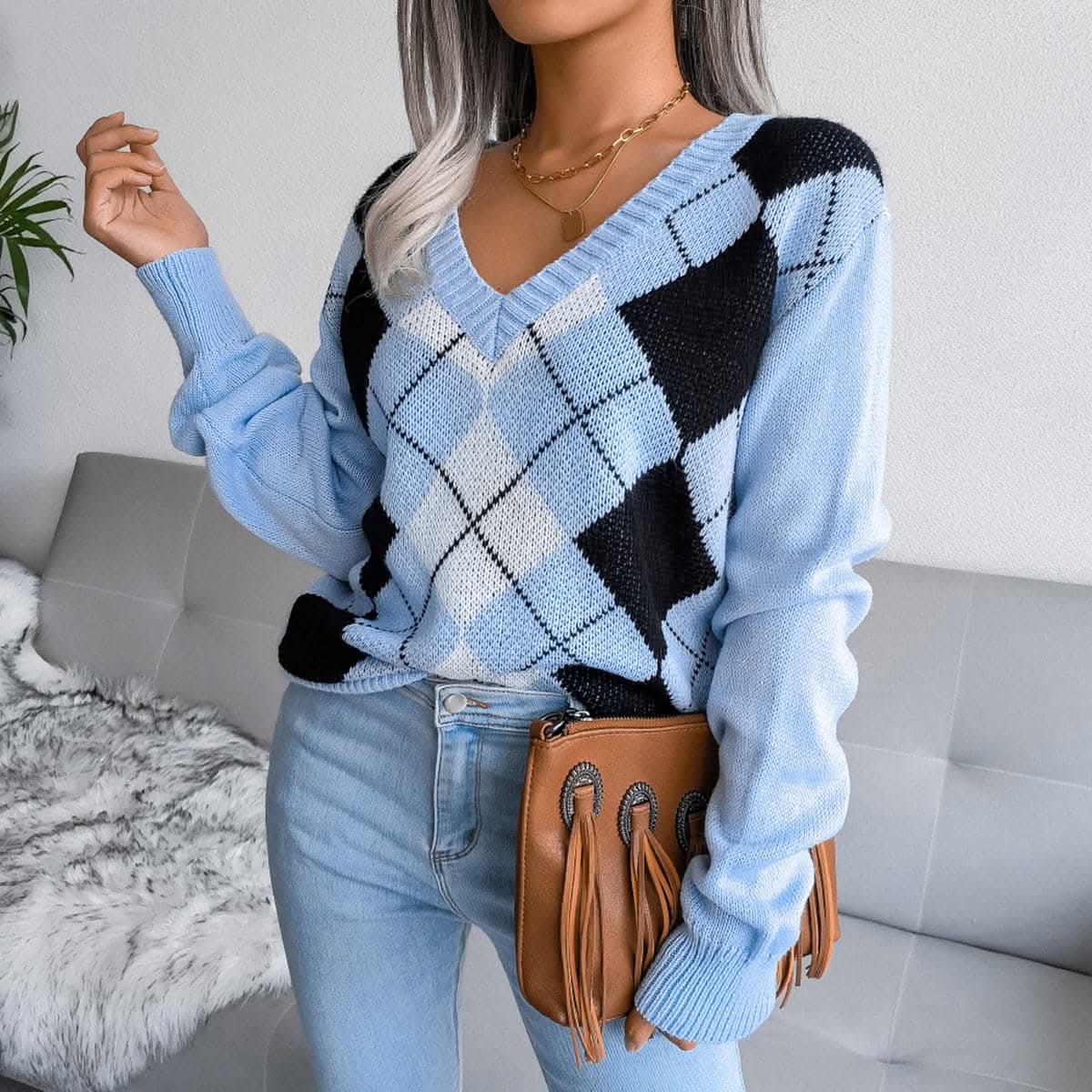 Geometric v-neck sweater for women 