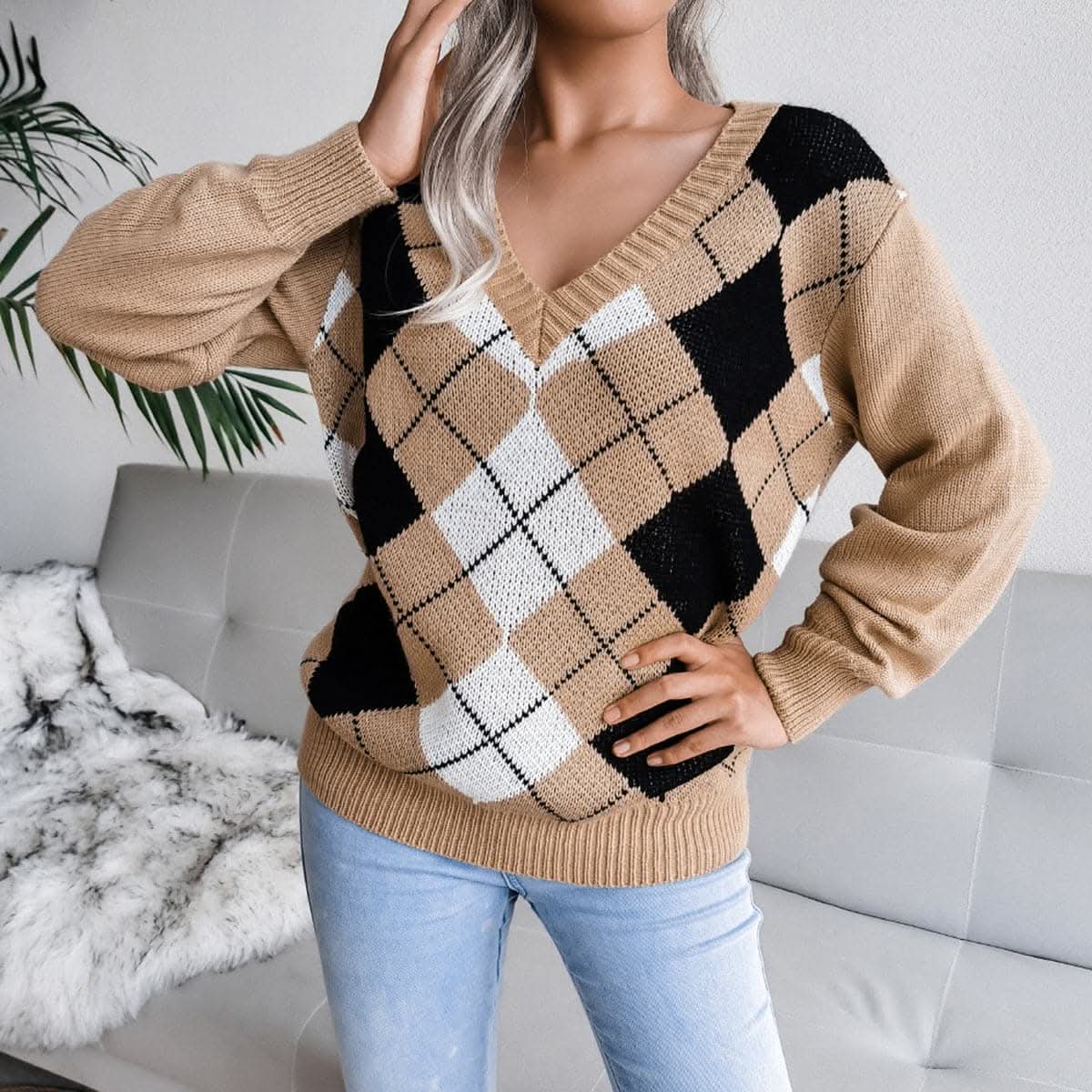 Geometric v-neck sweater for women 