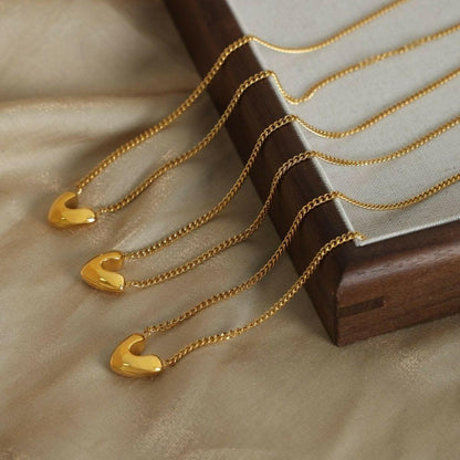 Gold-plated heart pendant necklace 