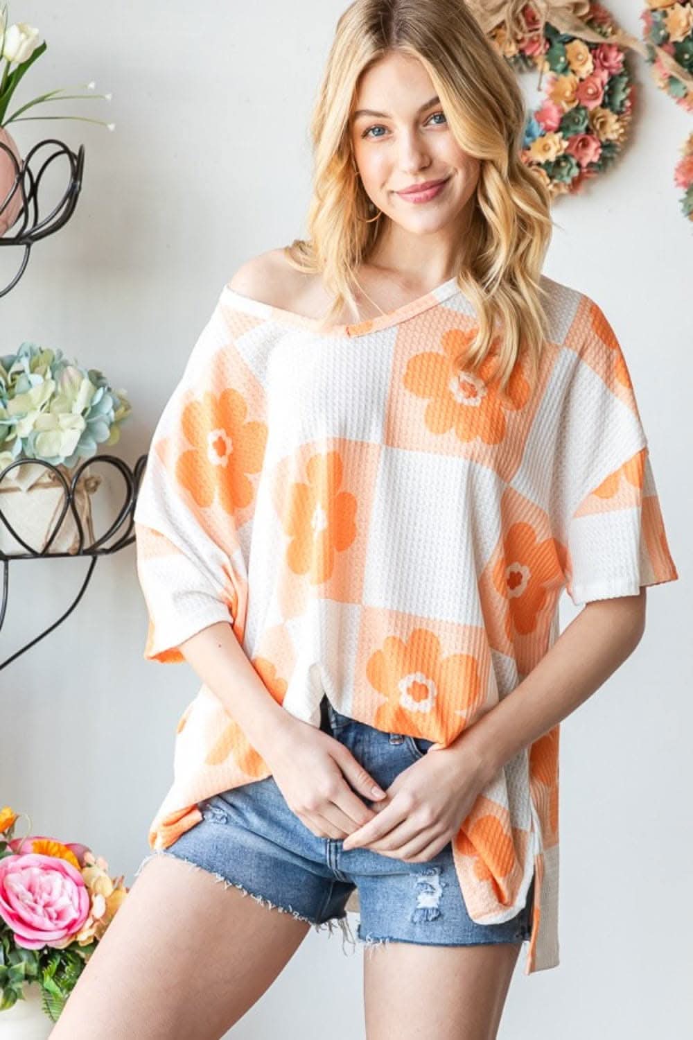 HOPELY Contrast Checkered Floral V-Neck T-Shirt - Love Salve 