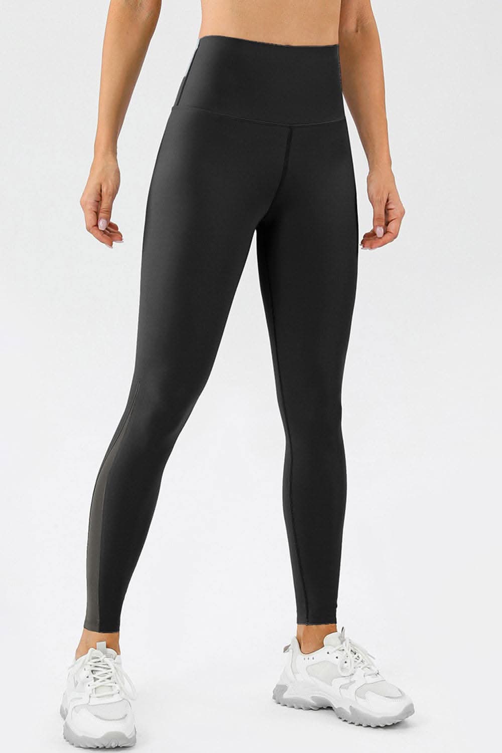 High-rise stretchy leggings for activewear 