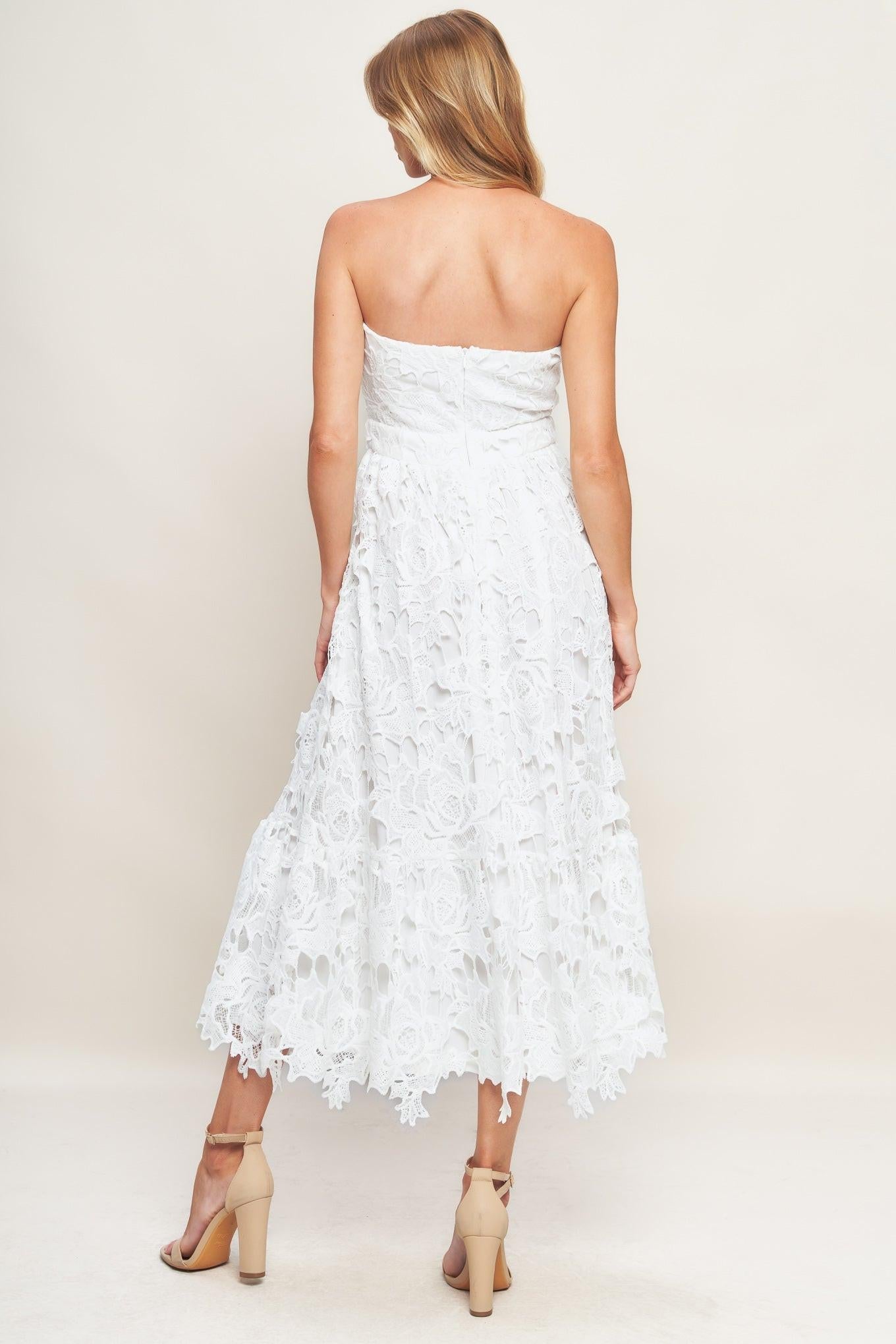 Close-up of the delicate lace pattern on the Flying Tomato CAREFREE NIGHTS off white midi dress.