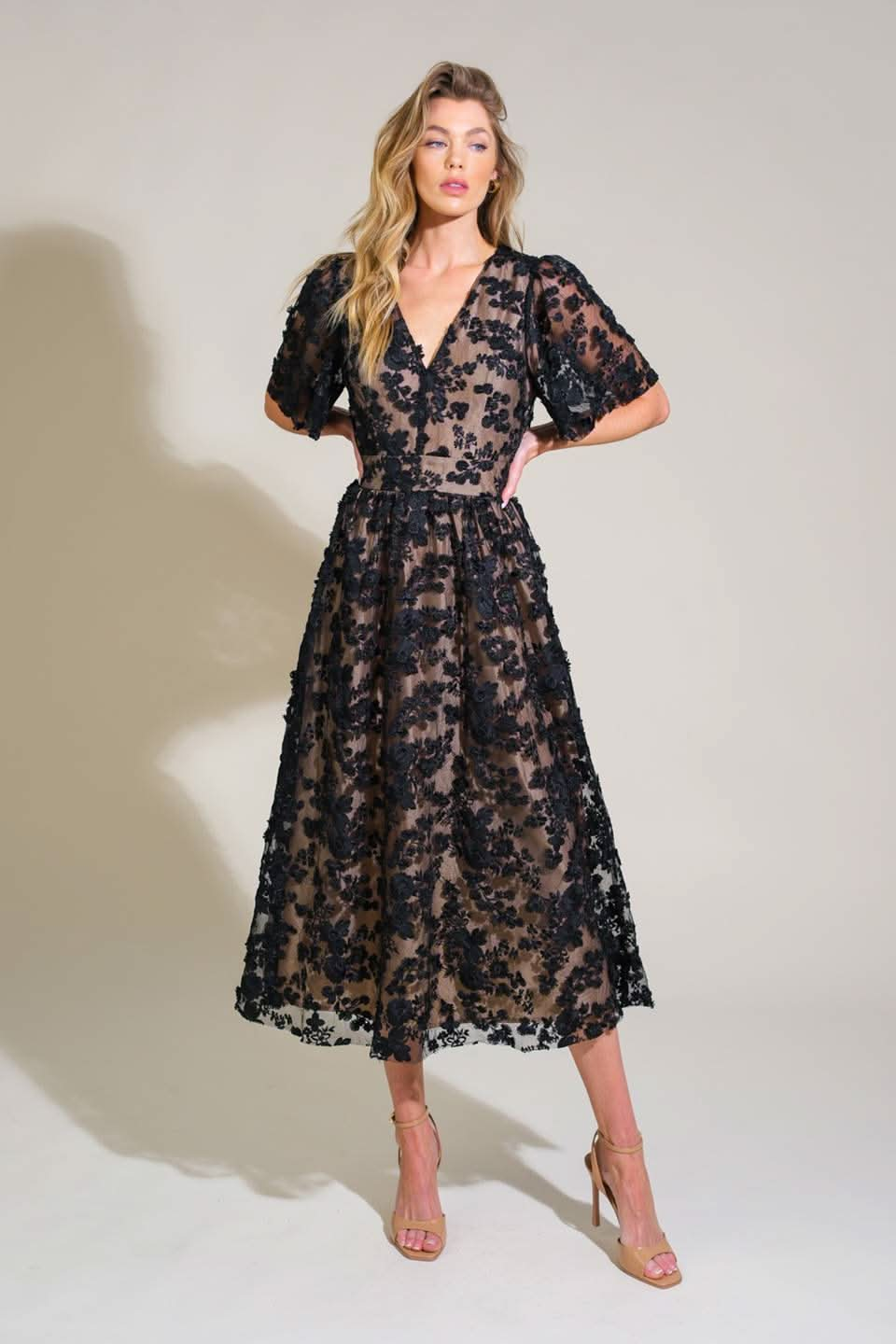 LACE EMBROIDERED MIDI DRESS FOR A FASHIONABLE RETURN