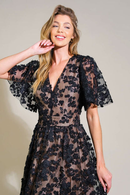 LACE EMBROIDERED MIDI DRESS FOR A FASHIONABLE RETURN