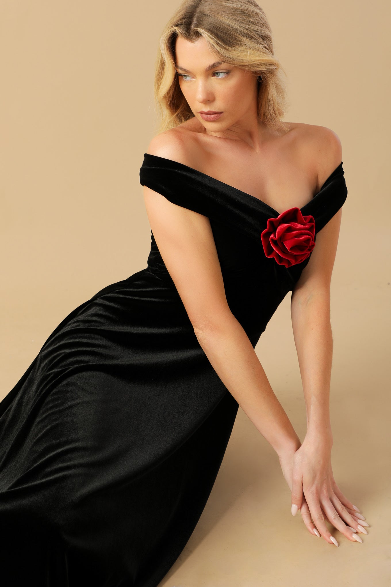 BE THERE FOR YOU VELVET MIDI DRESS Flying Tomato