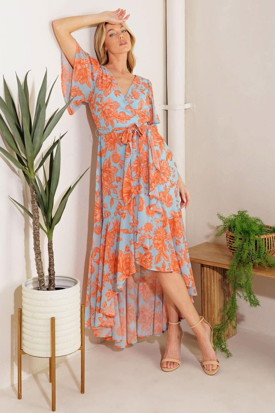 WOVEN FLUTTER SLEEVE DRESS