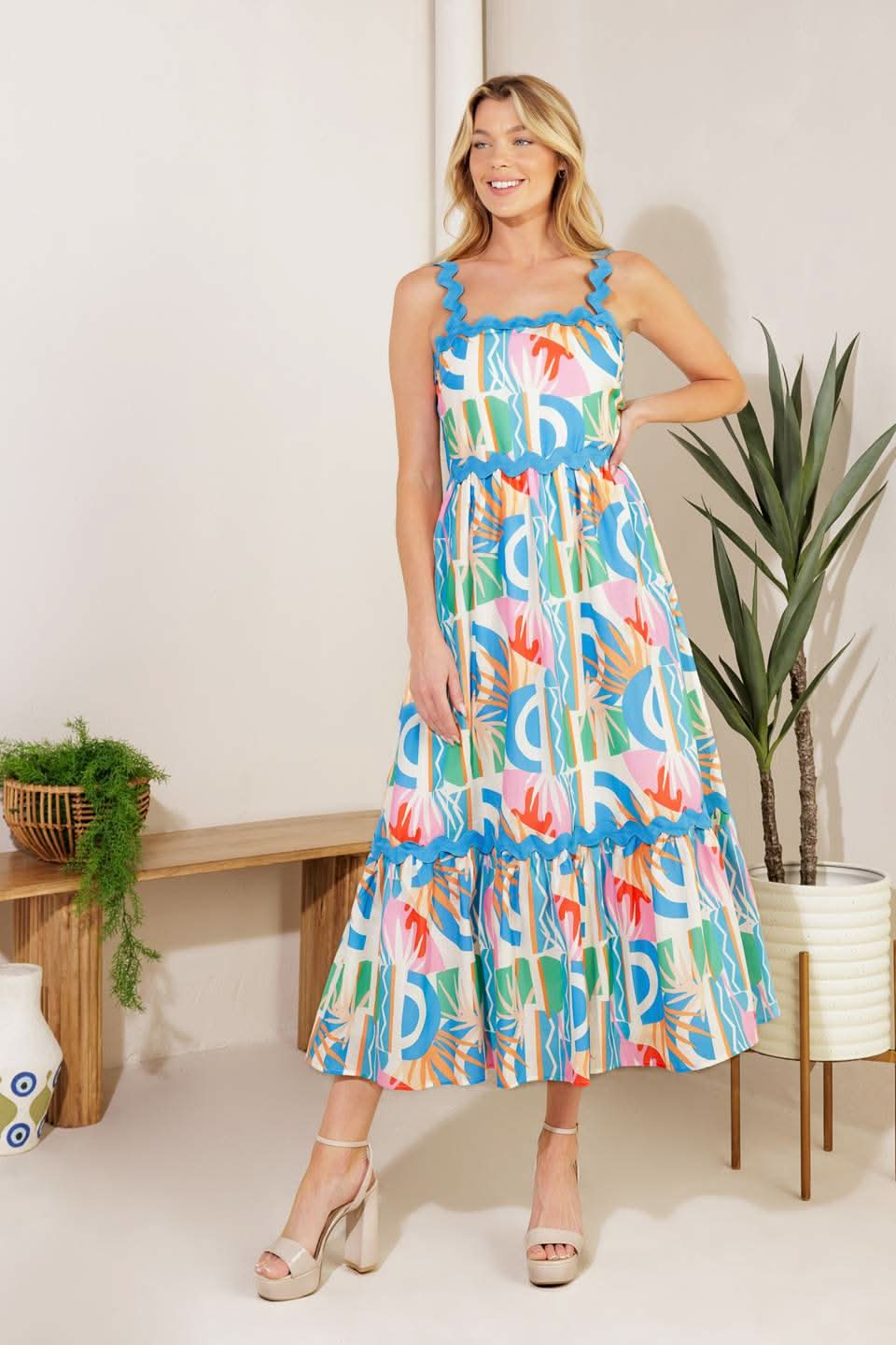 Chic Print Woven Midi Dress with Ruffled Hemline