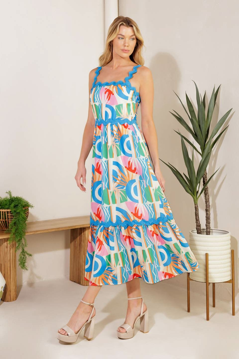 Chic Print Woven Midi Dress with Ruffled Hemline