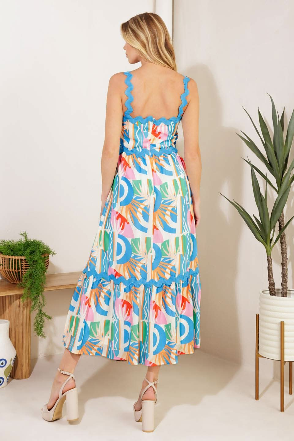 Chic Print Woven Midi Dress with Ruffled Hemline